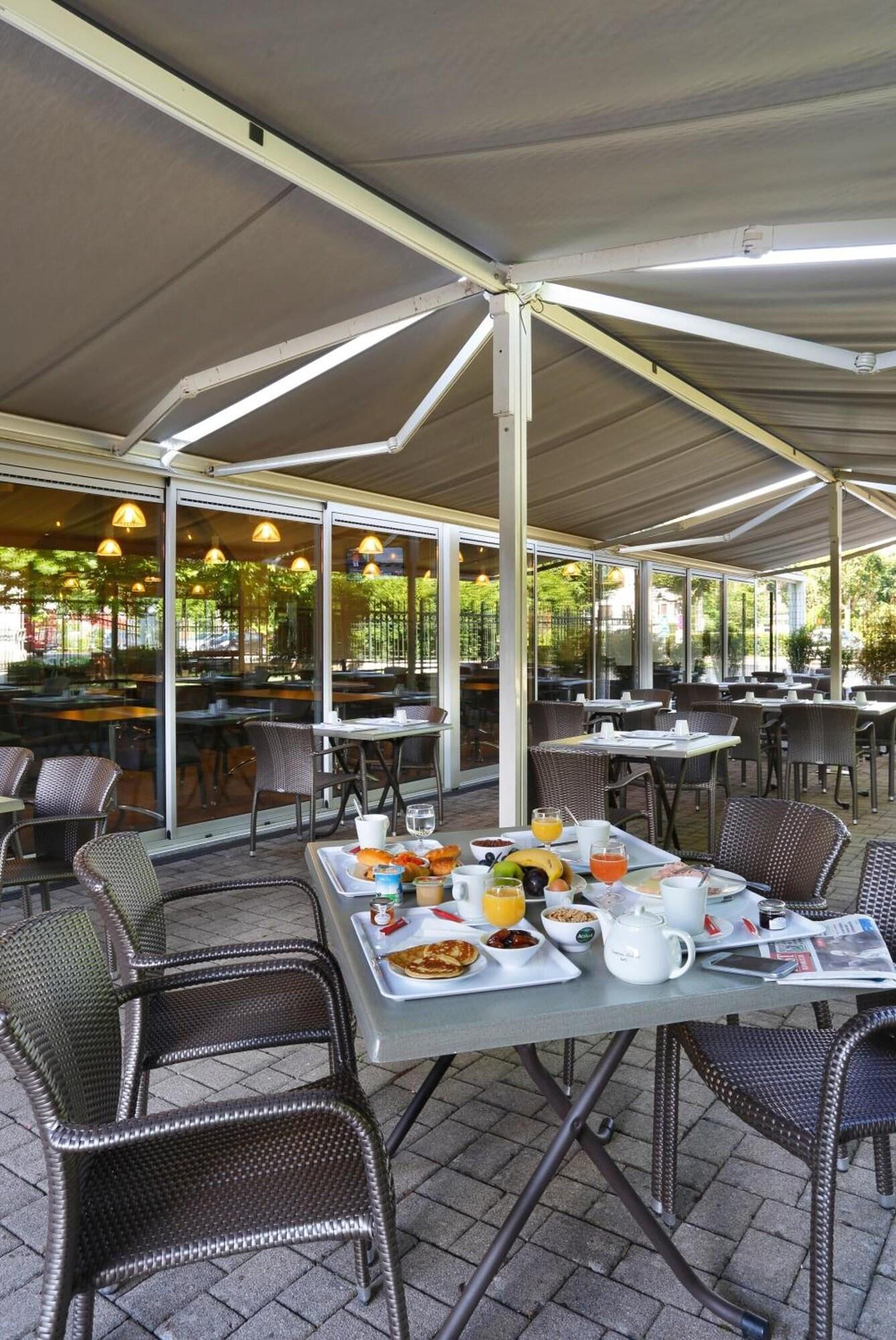 Restaurant B&B HOTEL Montbéliard-Sochaux