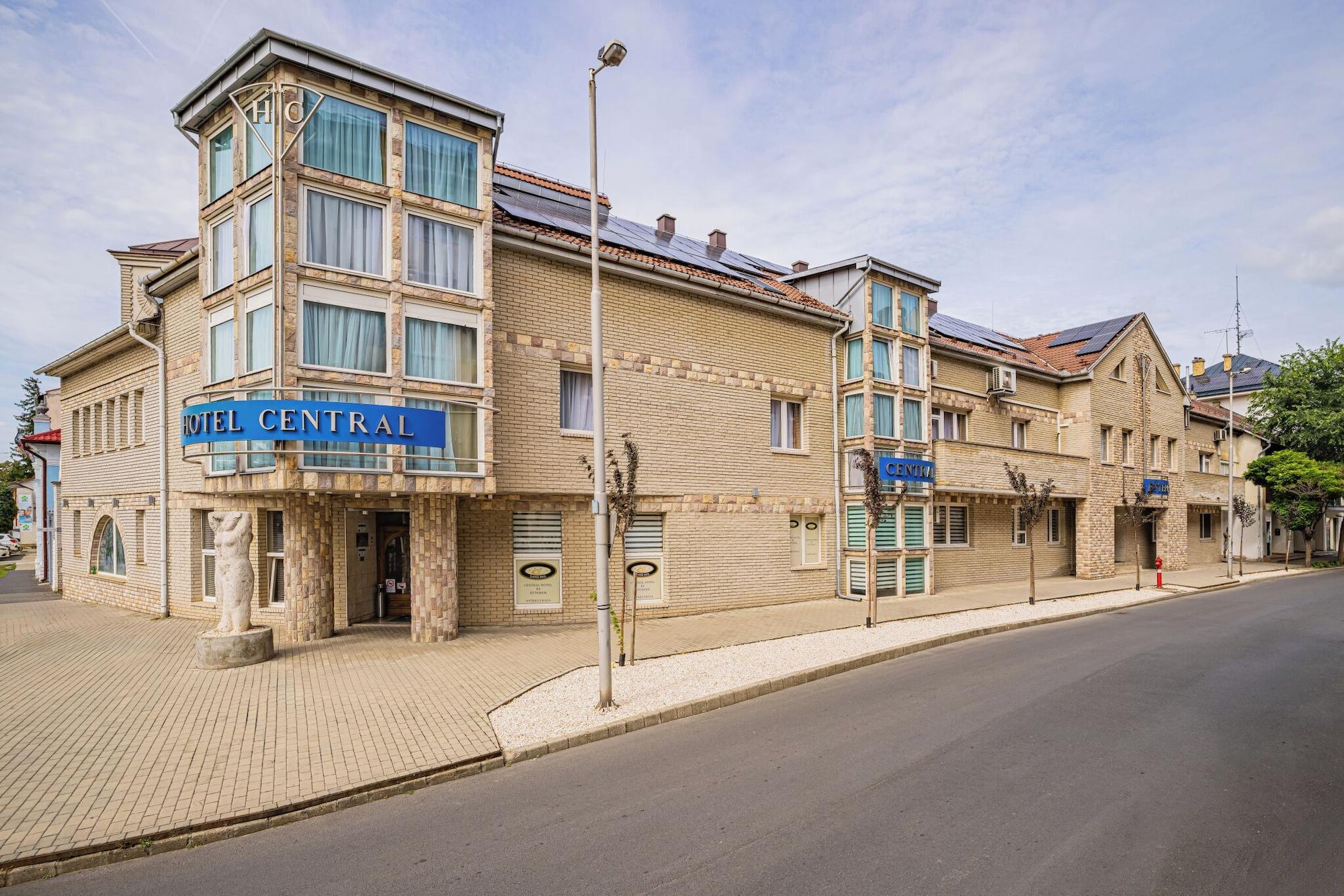 Vista Exterior Centrál Hotel