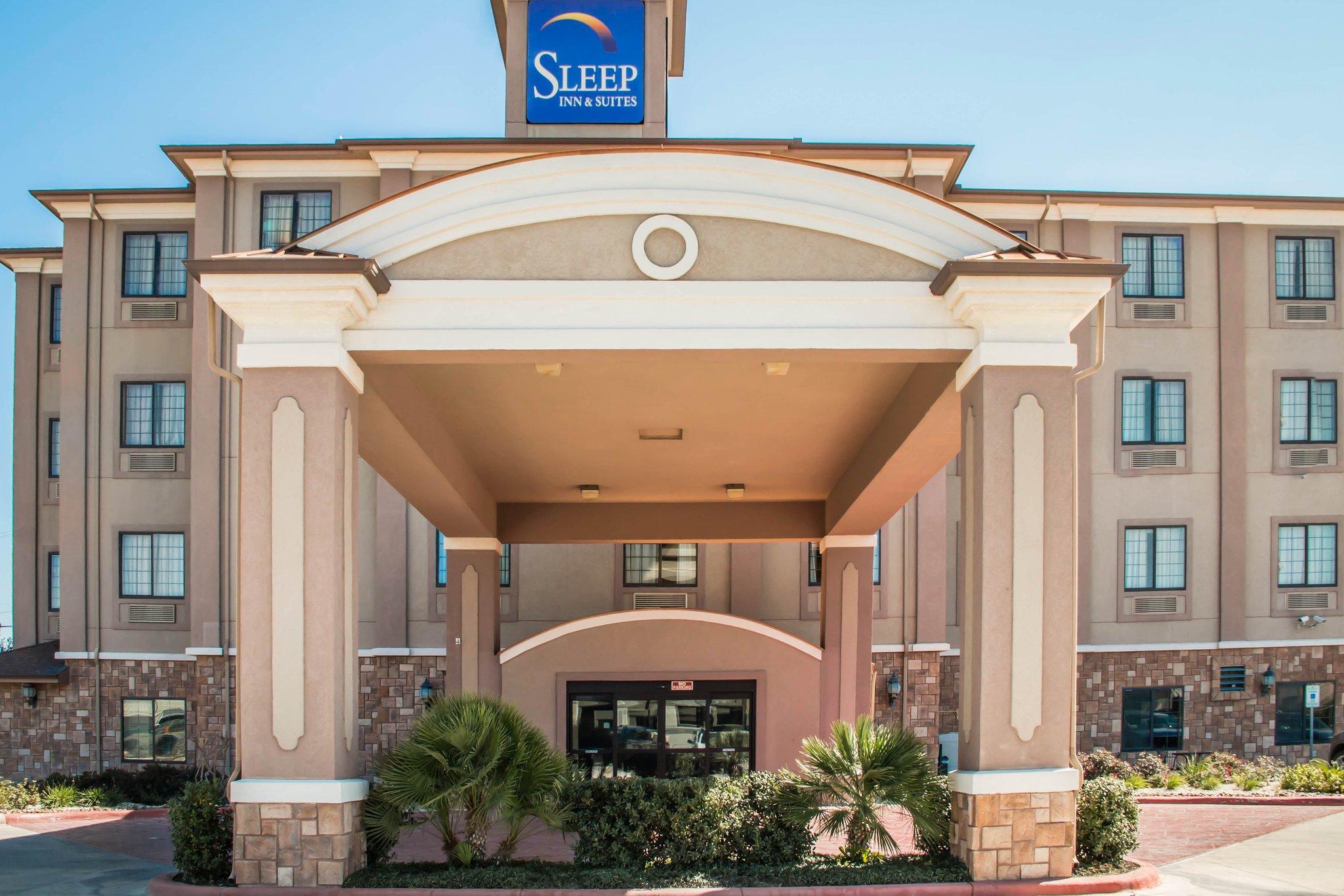 Vista Exterior Sleep Inn & Suites at Six Flags