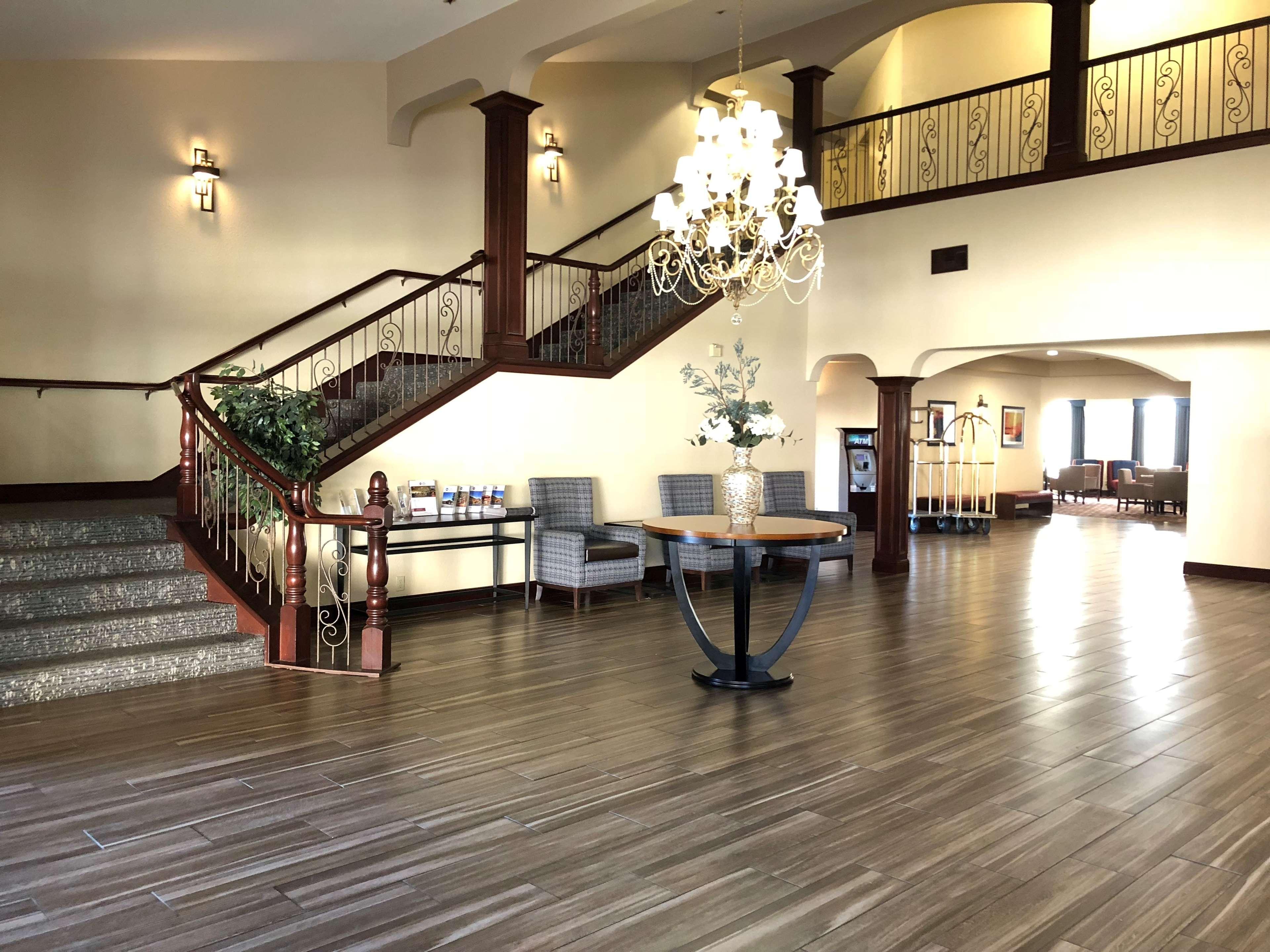 Vista Lobby Best Western Plus Heritage Inn