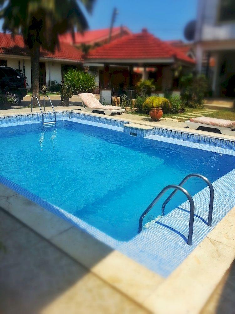 Vista Piscina La Paradise Inn