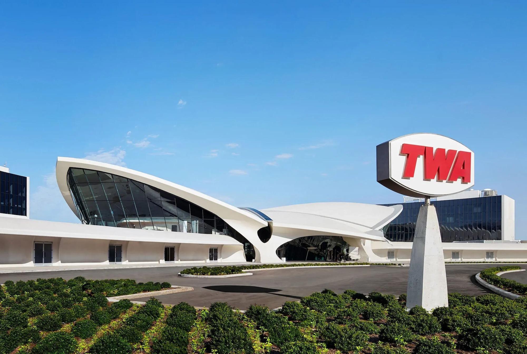 Vista Exterior TWA Hotel at JFK Airport