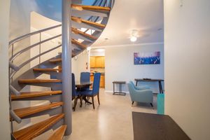 Alquiler Vacacional - Amazing 2Bd Penthouse w/Roof Top Patio w/Outdoor Shower - Paradise Found