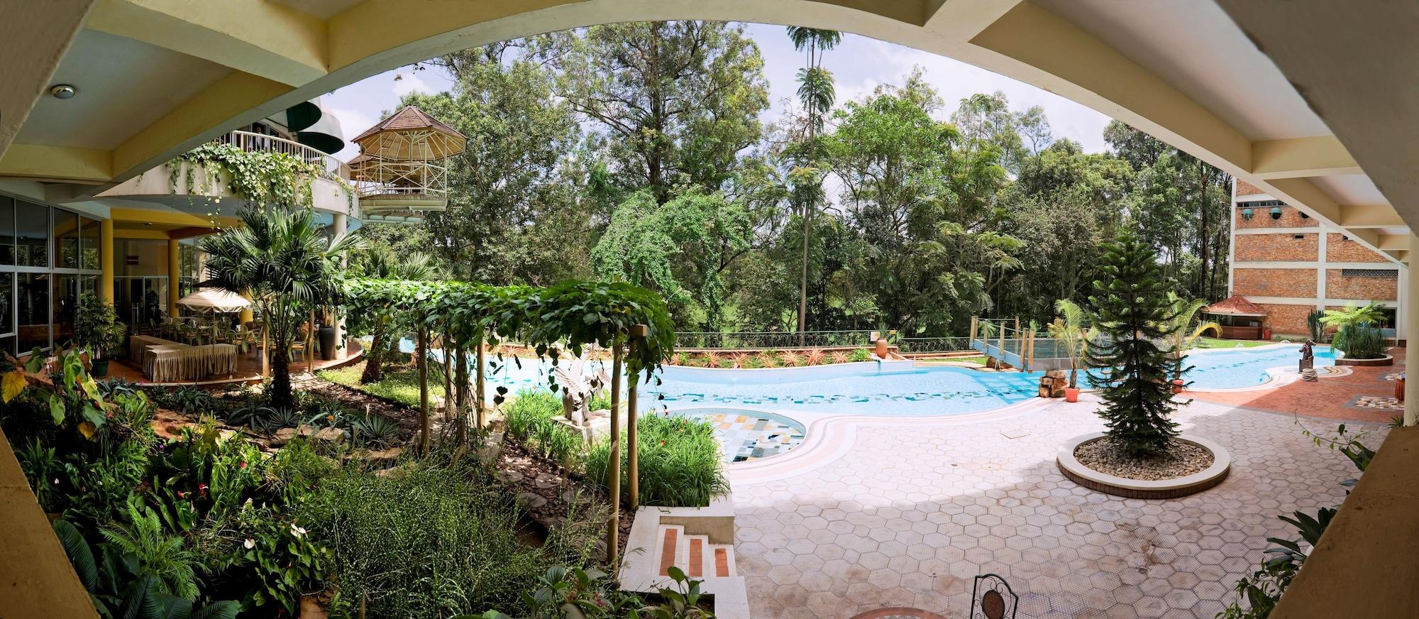 Vista Piscina Golf Course Hotel