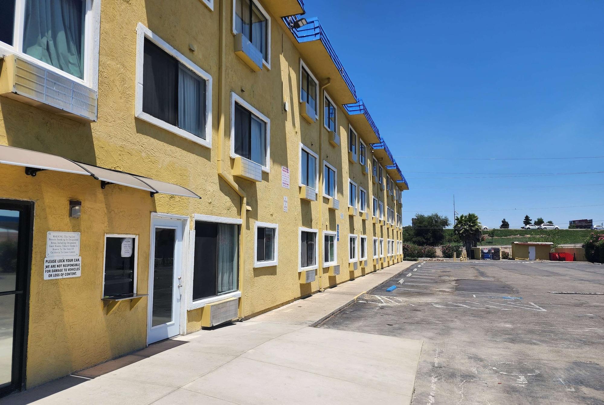 Vista Exterior Travelodge by Wyndham Stockton