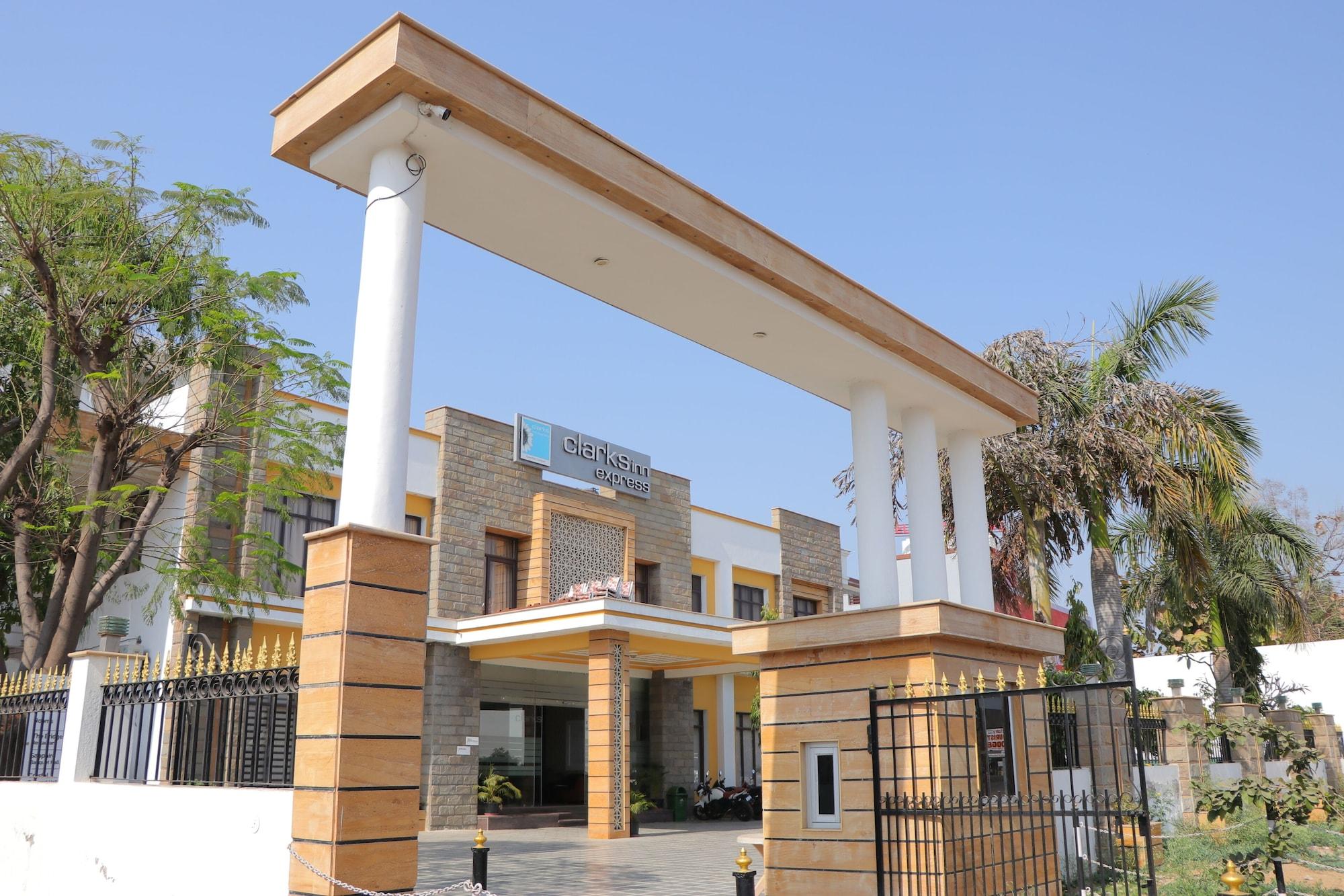 Vista Lobby Hotel Clarks Inn Express Bharatpur