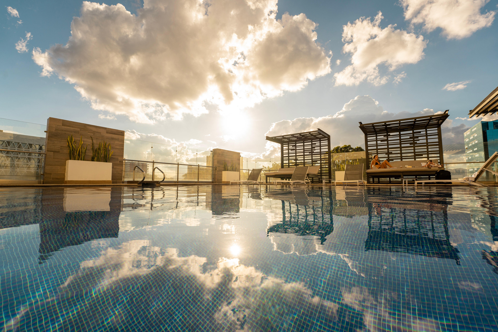 Vista Piscina Holiday Inn Guatemala City by IHG