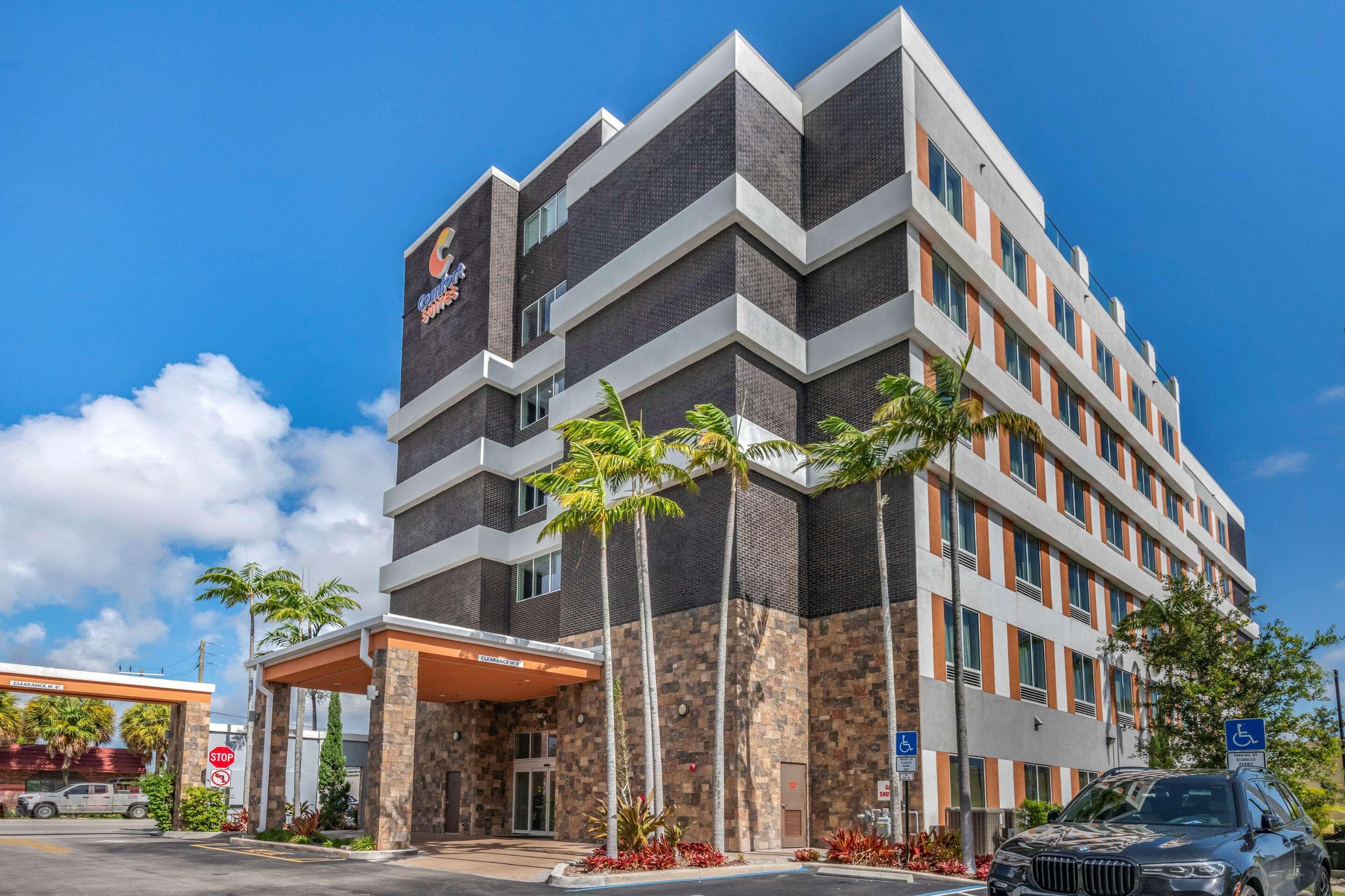 Vista Exterior Comfort Suites Fort Lauderdale Airport & Cruise Port