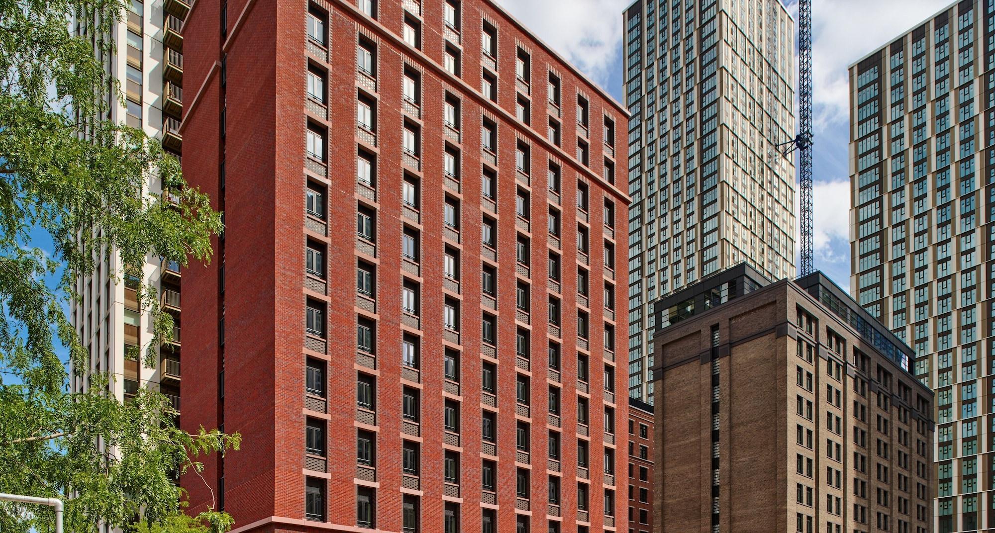 Vista Exterior Vertus Edit Canary Wharf