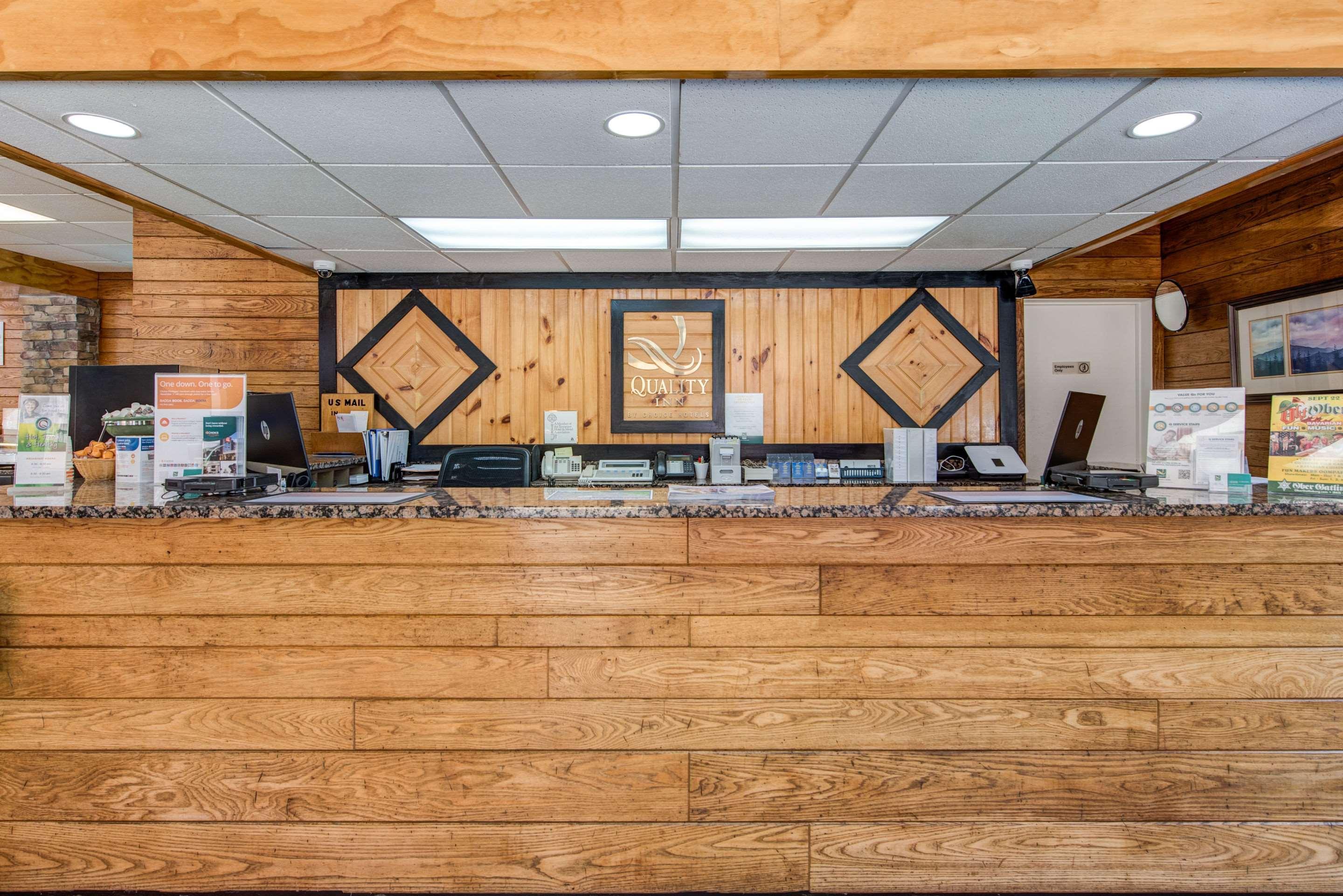 Vista Lobby Quality Inn Creekside - Downtown Gatlinburg