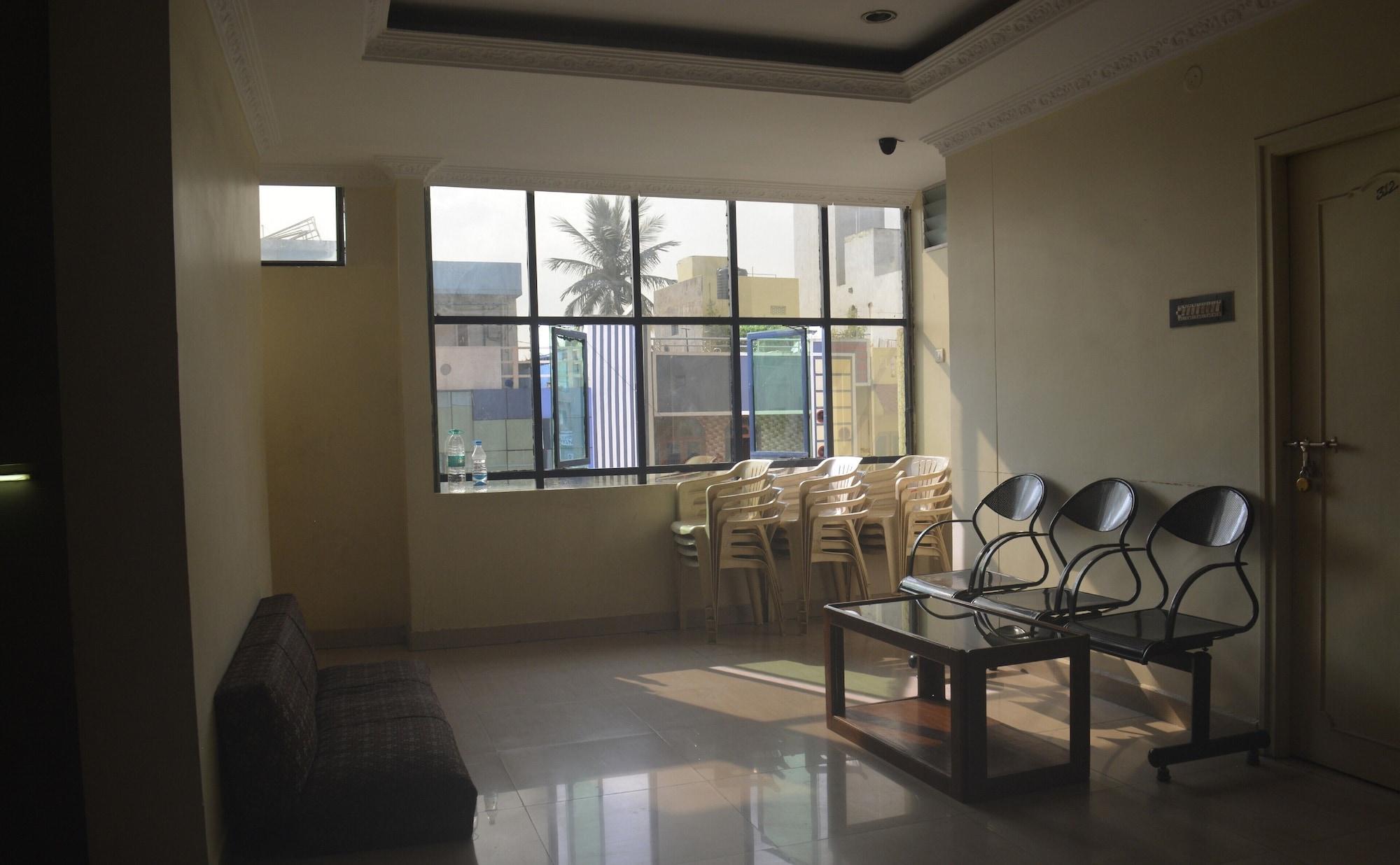 Bar/Salón Hotel Lakshmi Residency