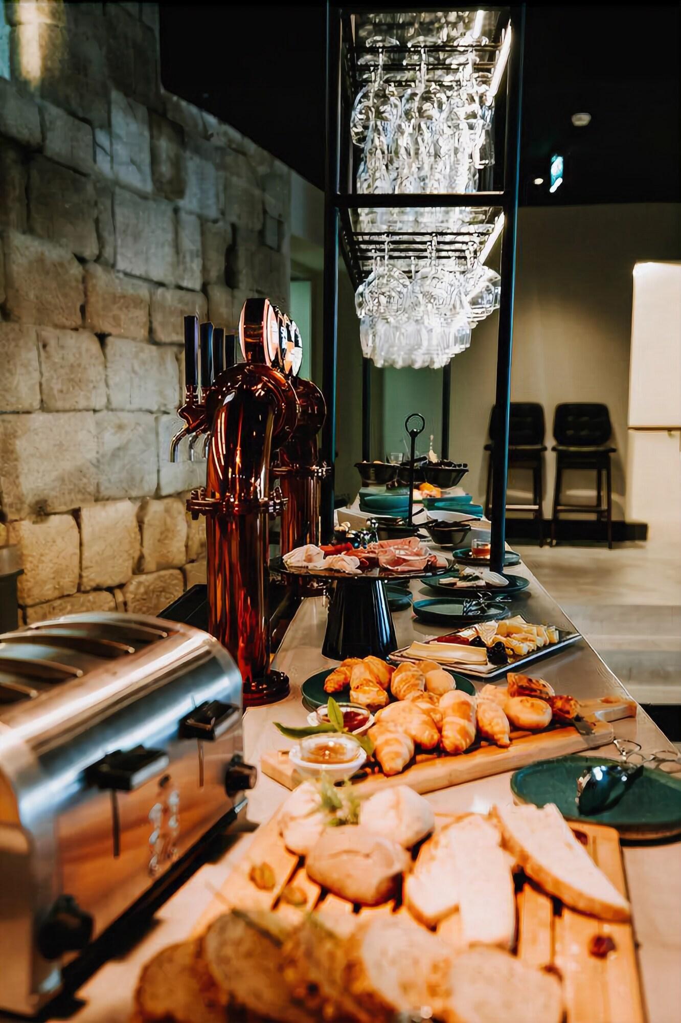 Restaurant Exmo Hotel by Olivia