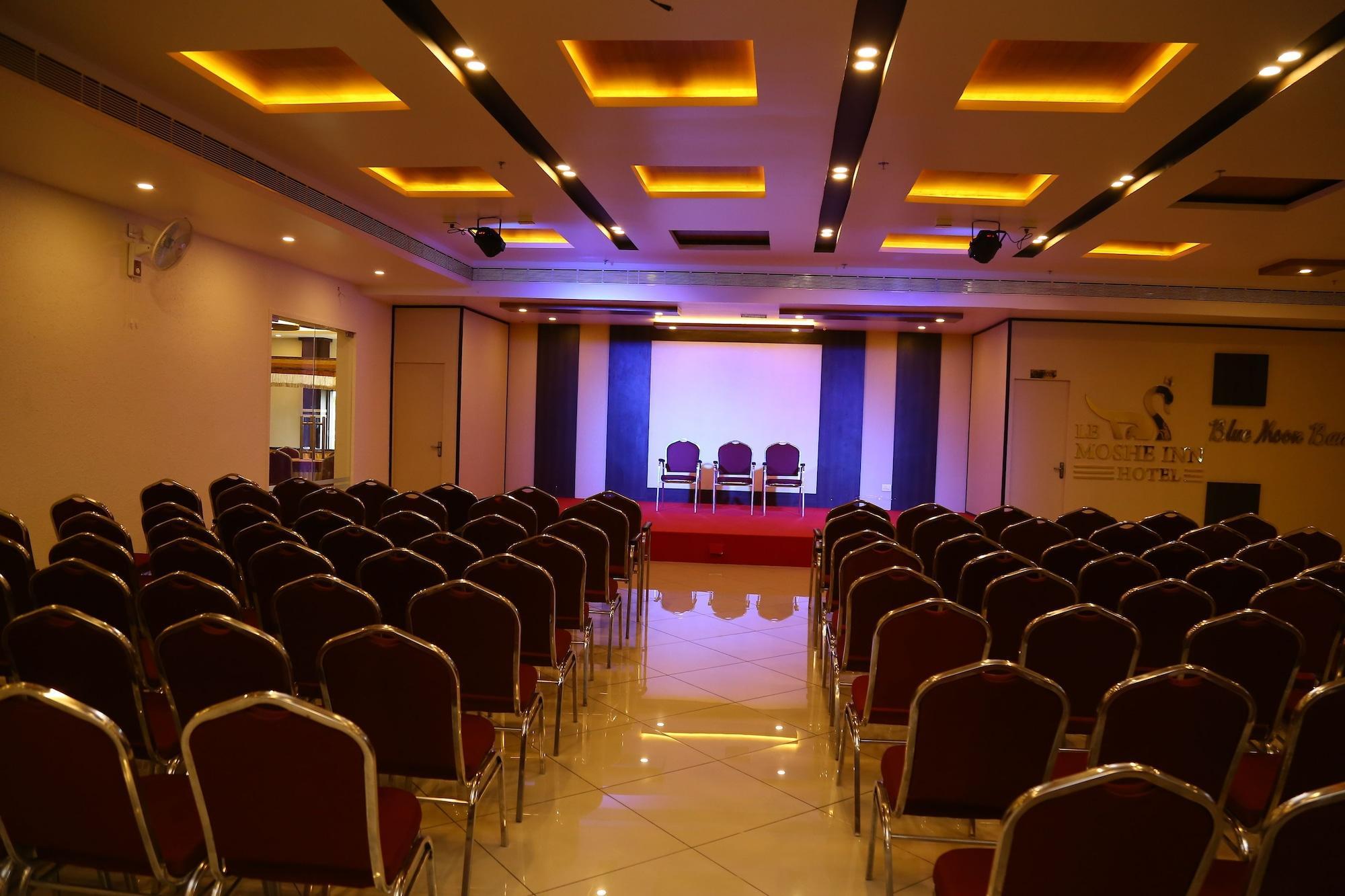 Instalaciones Recreativas Capital O 29700 Le Moshe Inn