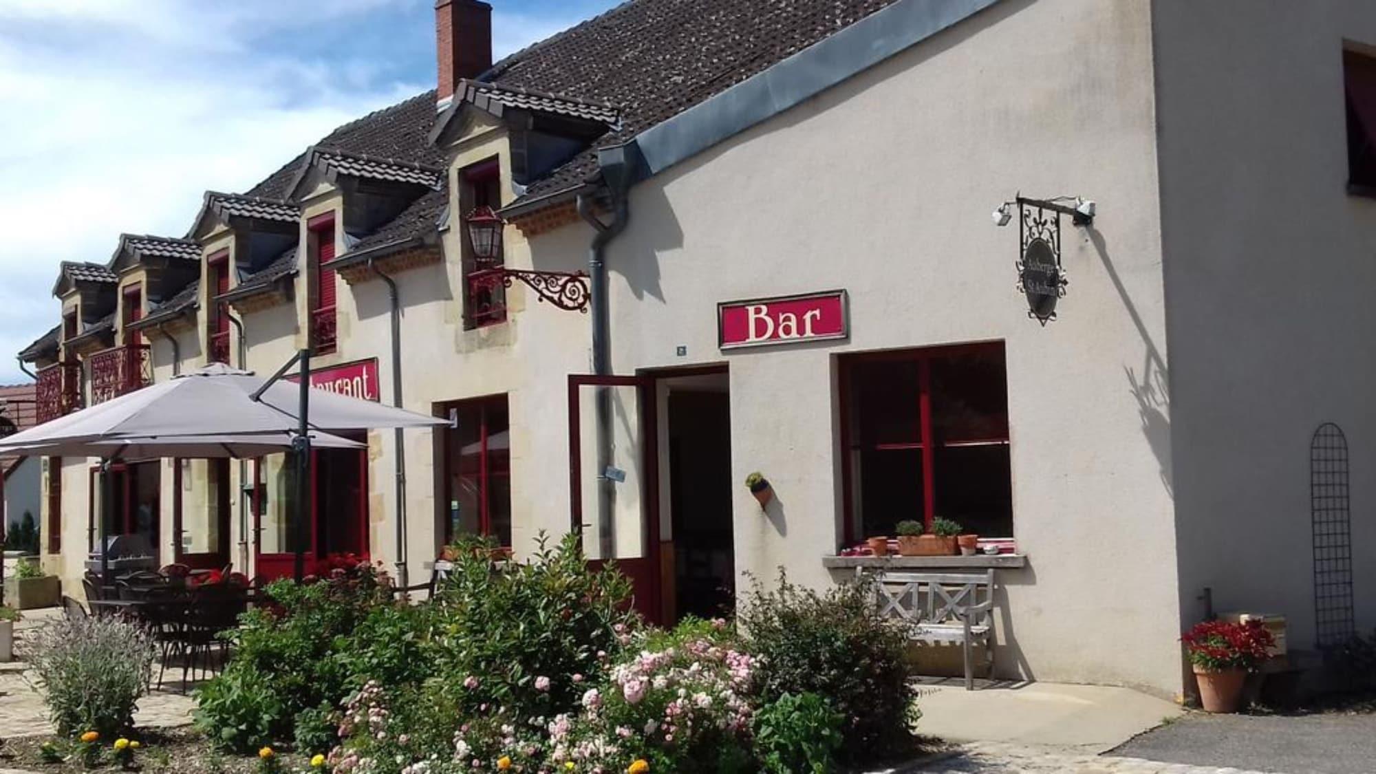 Varios Auberge Saint Aubin