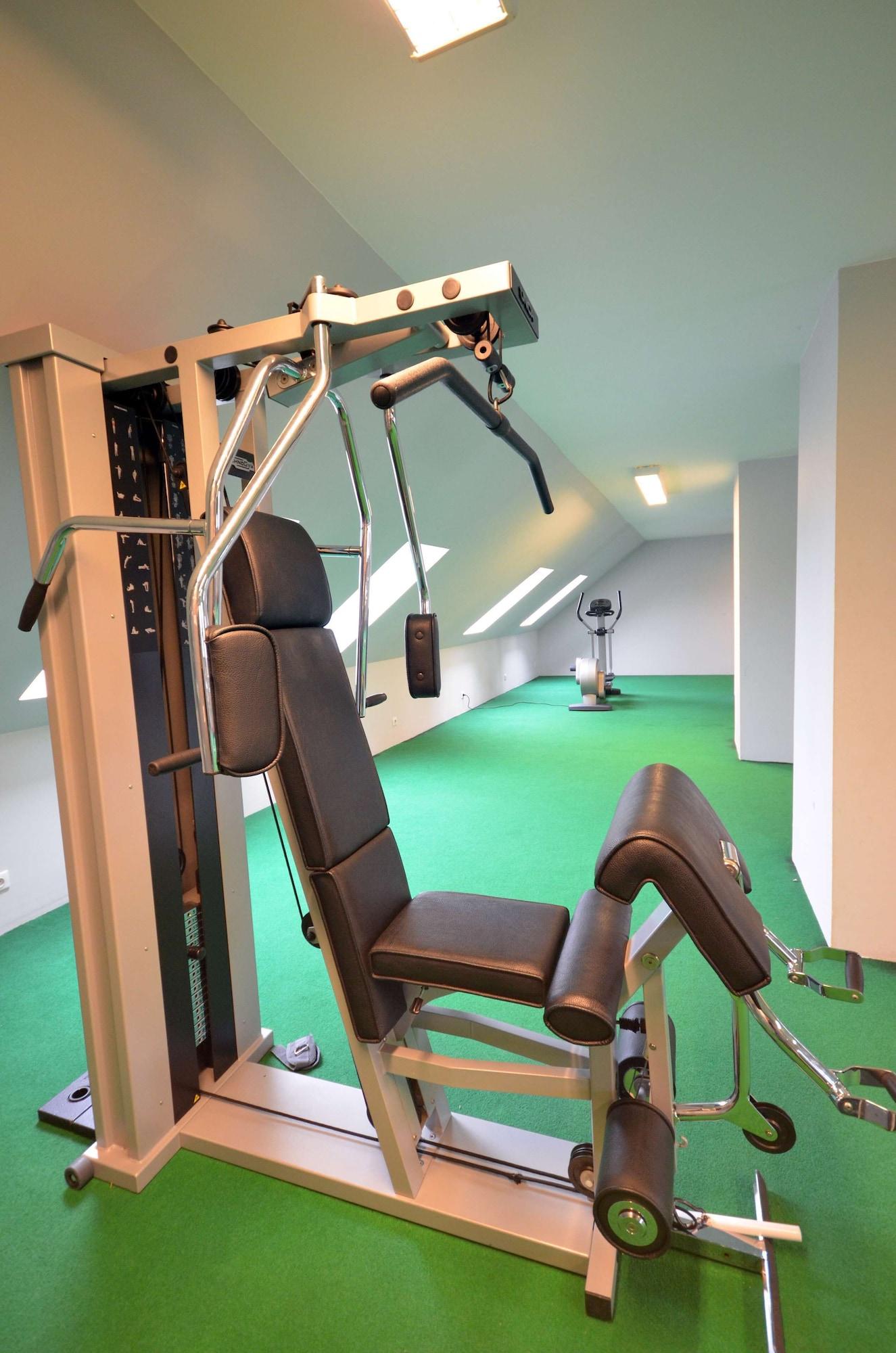 Gimnasio Kyriad DIJON EST - Mirande