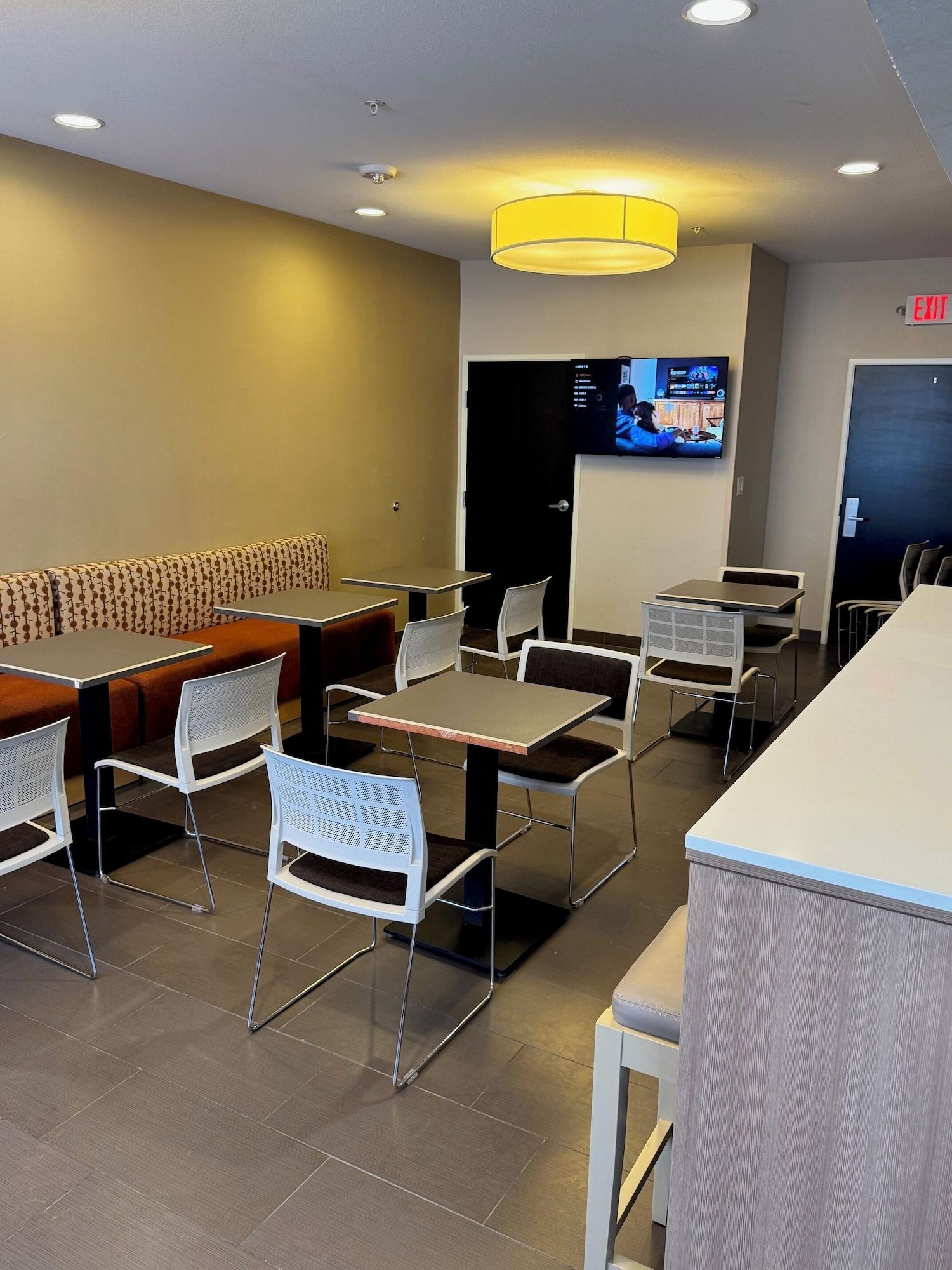 Sala de Reuniones Permian Studio Apartments