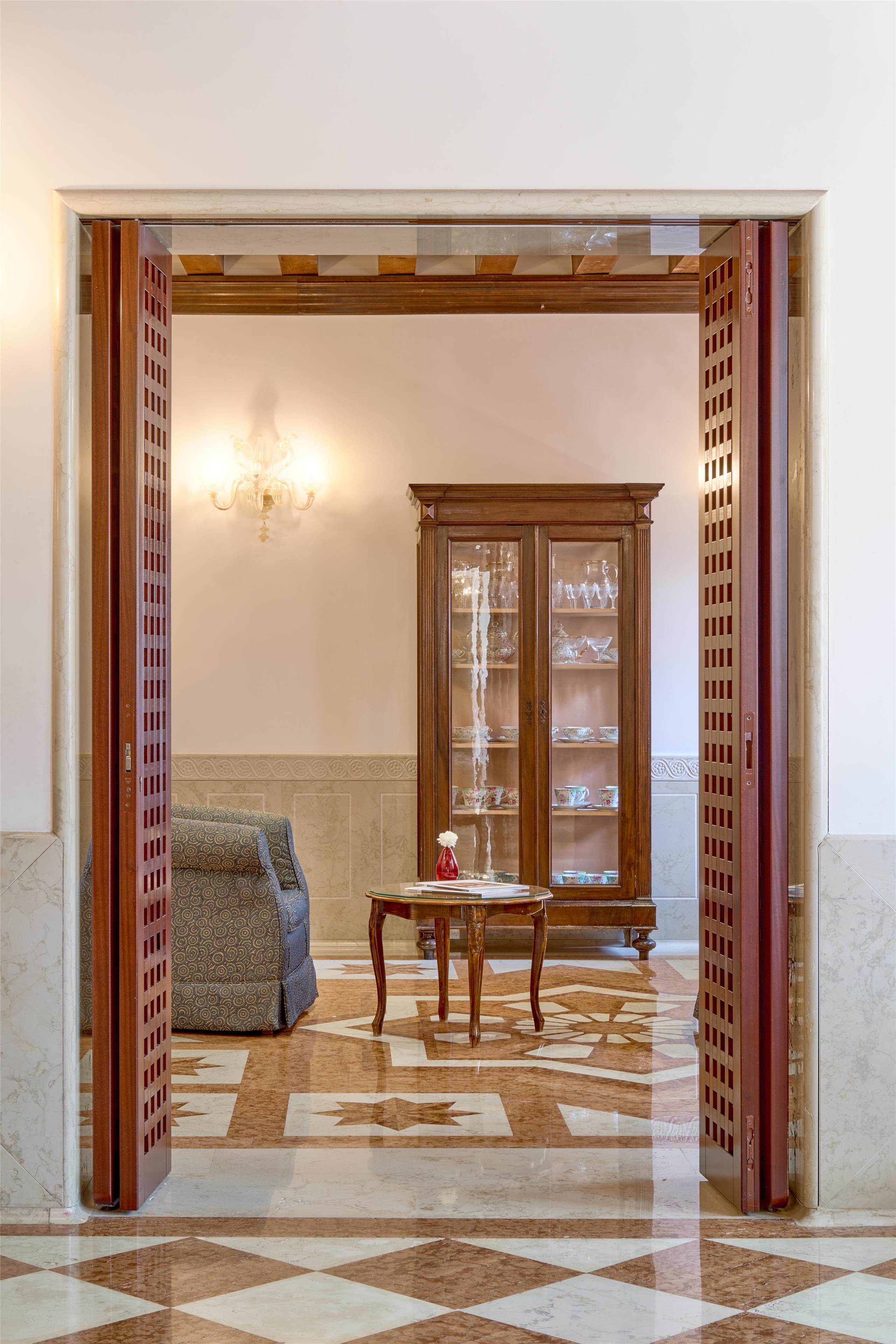 Vista Lobby Santa Chiara Hotel