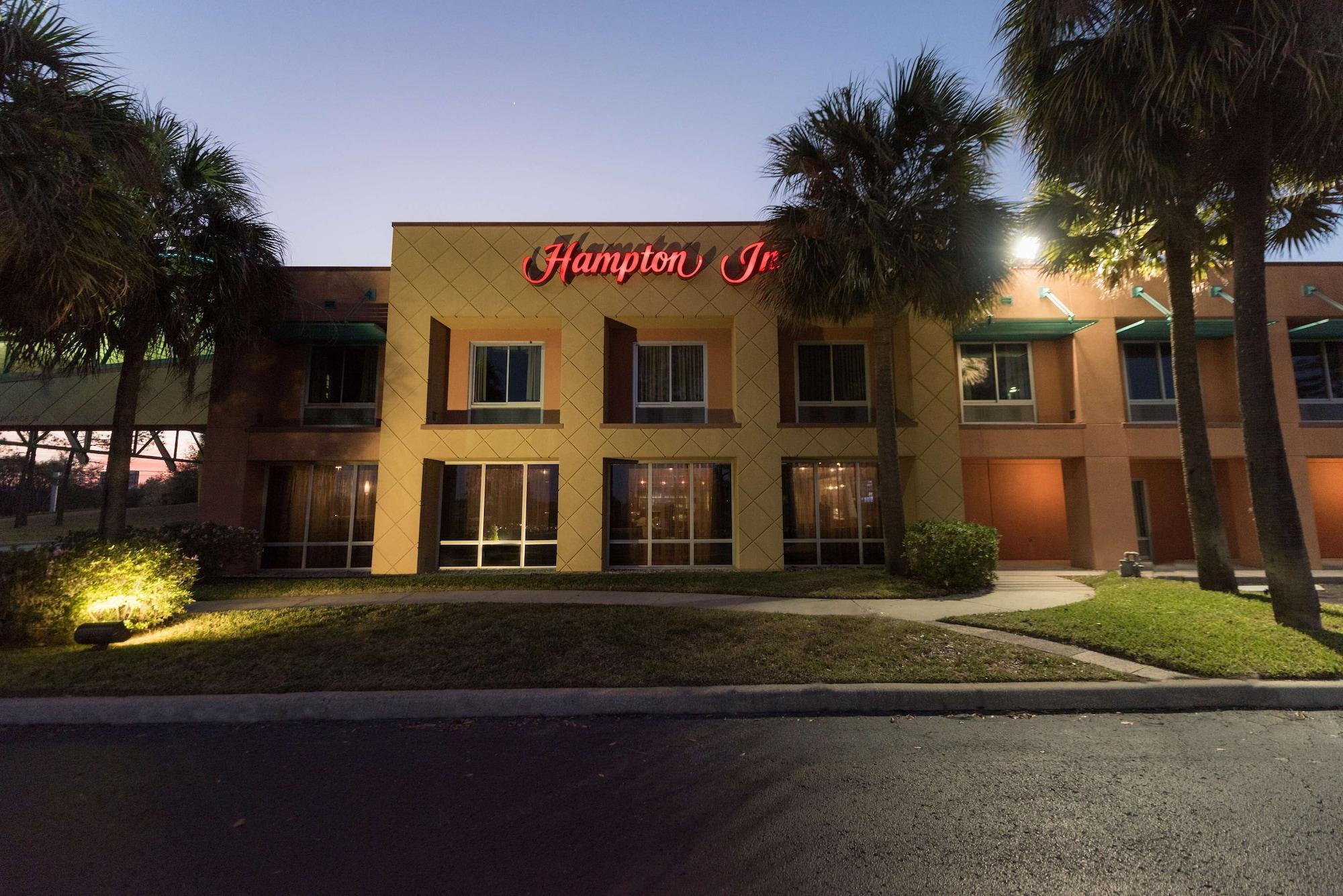 Vista Exterior Hampton Inn Brooksville Dade
