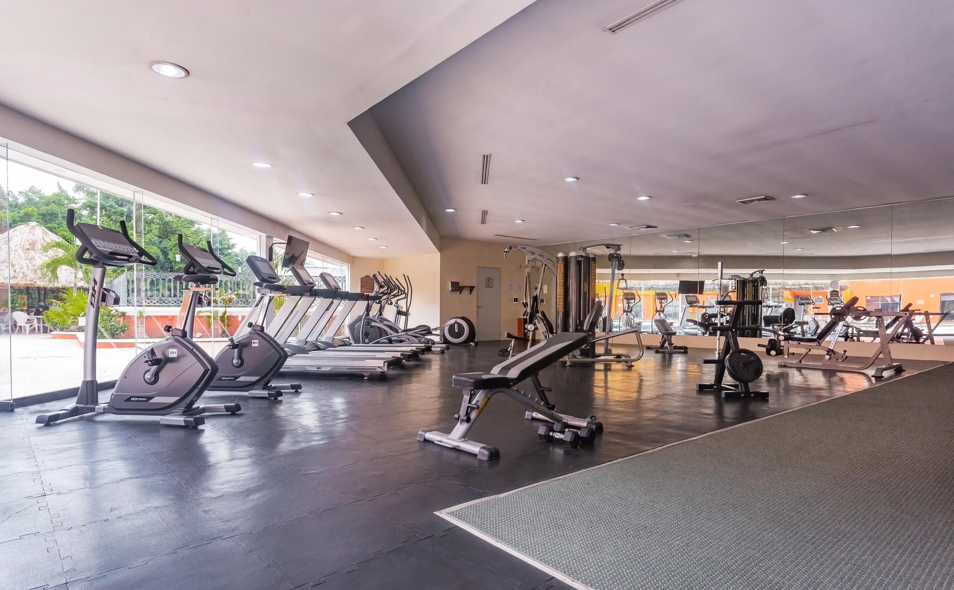 Gimnasio Holiday Inn Merida by IHG