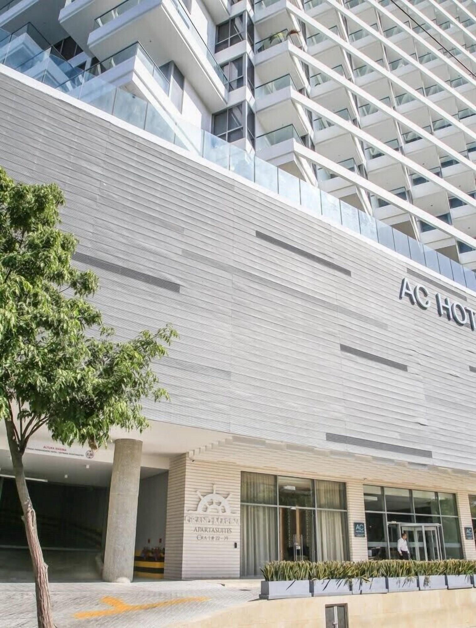 Vista Exterior Grand Marina Santa Marta
