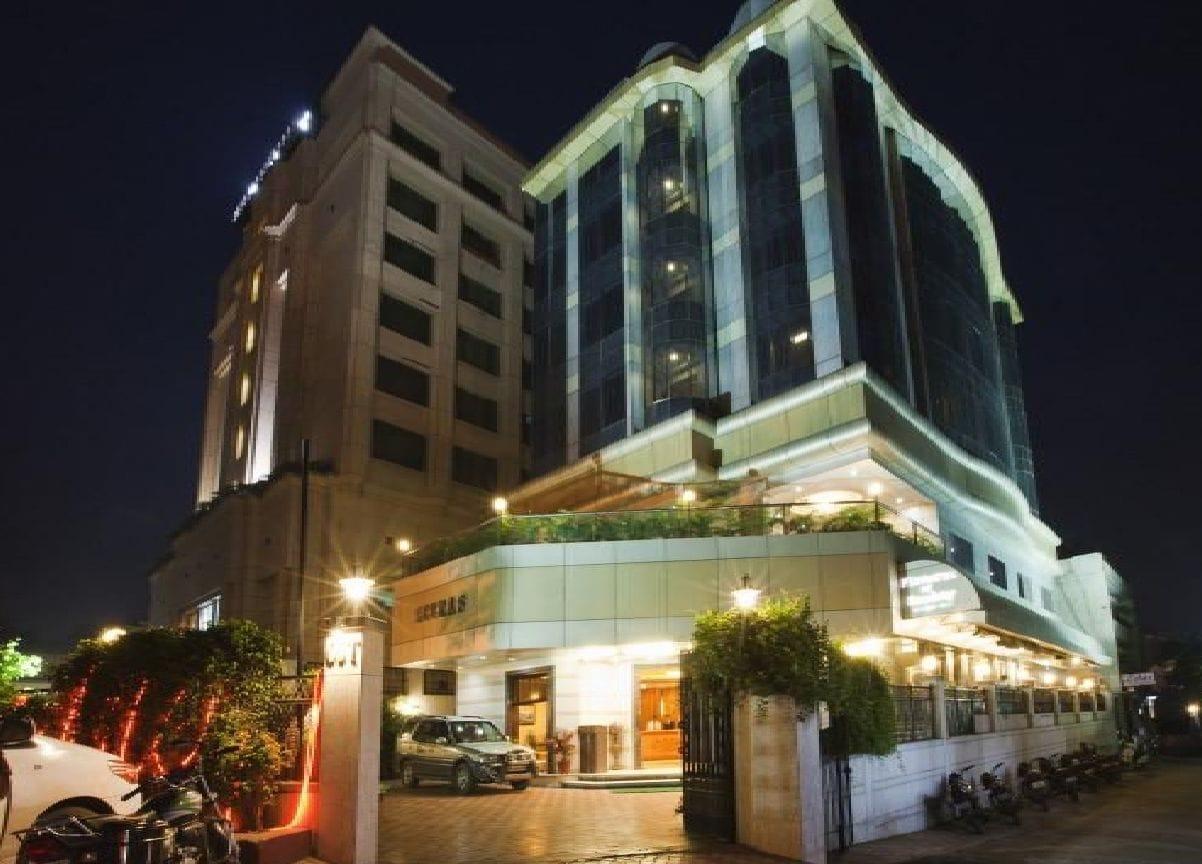 Vista Exterior Hotel Zeeras