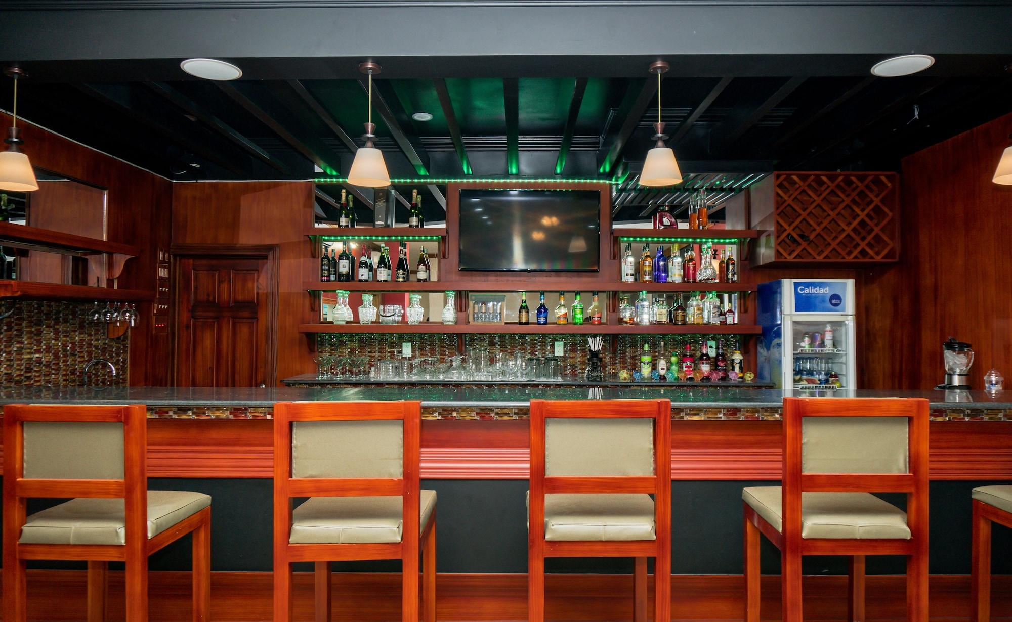 Bar/Salón Caribbean Inn