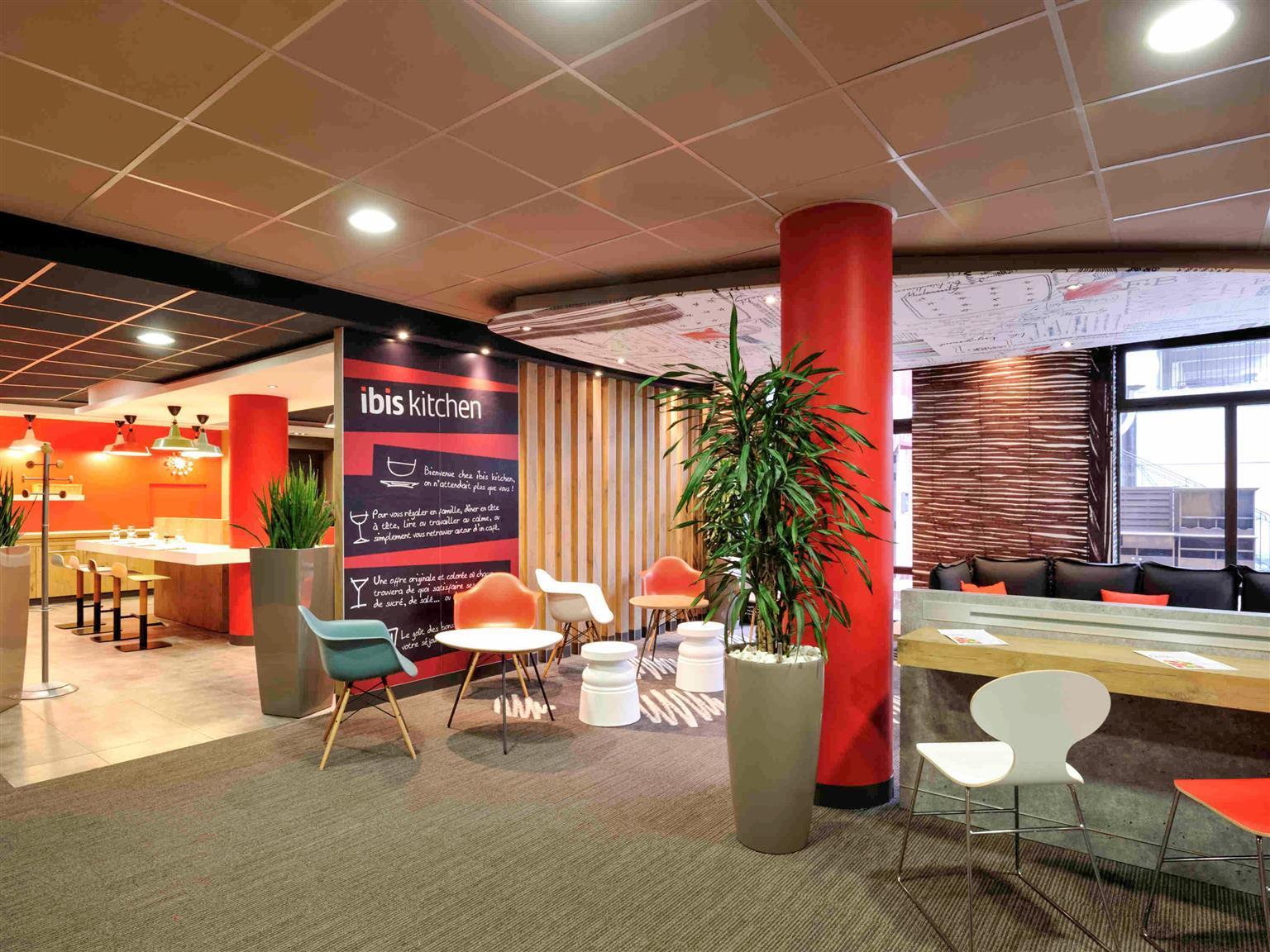 Vista Lobby Ibis Lille Centre Gares