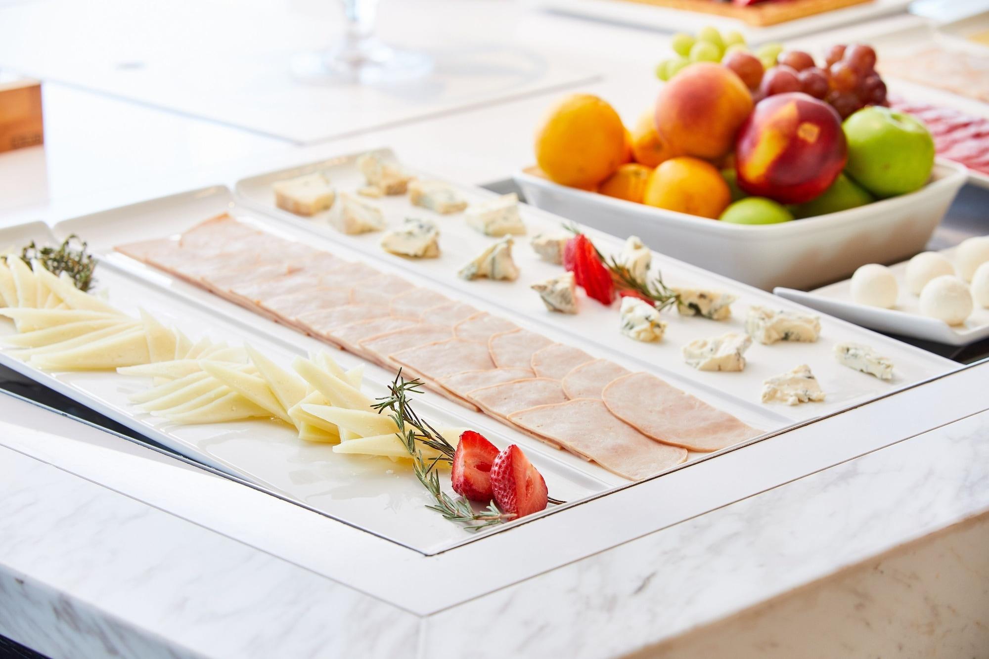 Restaurant AC Hotel by Marriott Santiago Cenco Costanera
