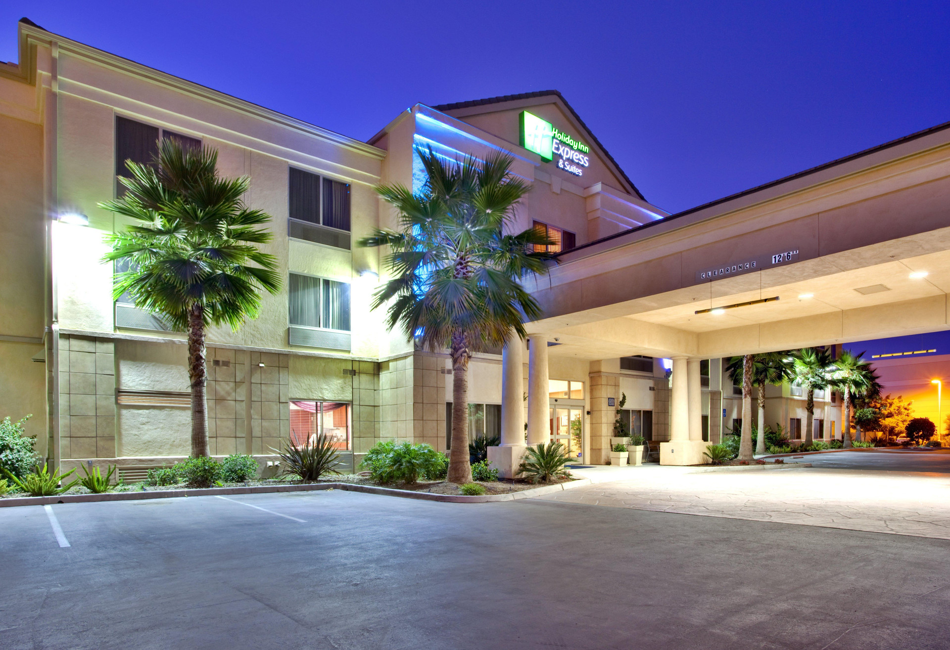 Vista Exterior Holiday Inn Express Hotel & Suites San Diego Otay Mesa by IHG