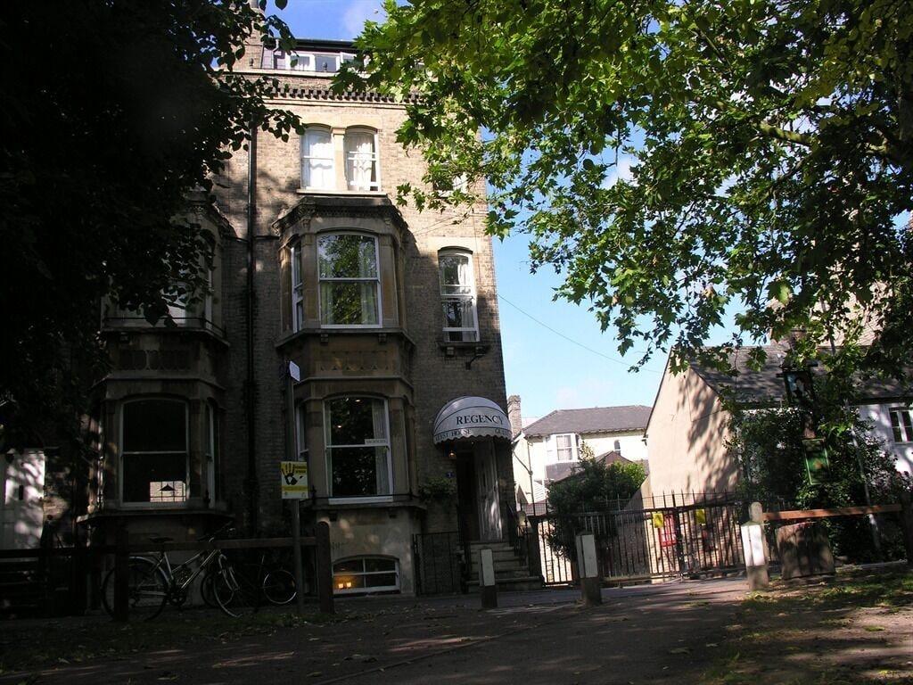 Vista Exterior Regency Guest House