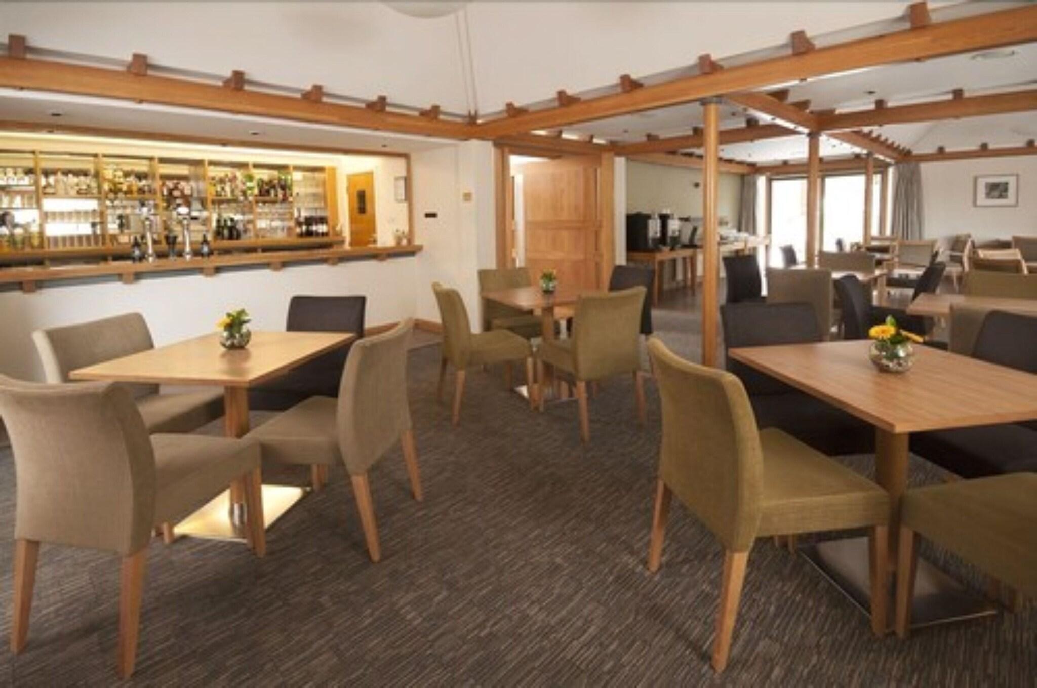 Bar/Salón Madingley Hall