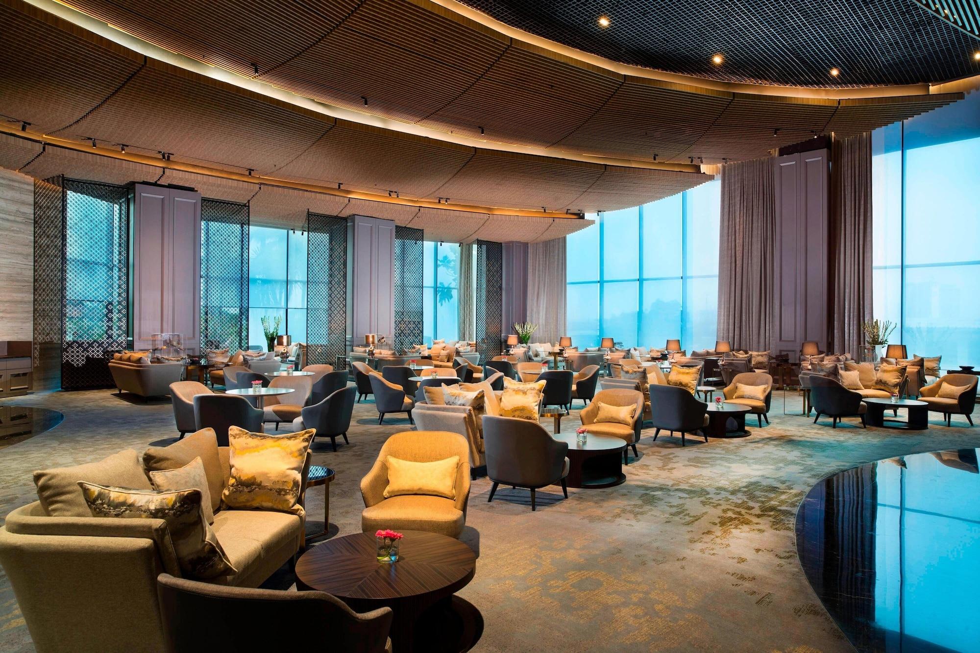 Bar/Salón Sheraton Surabaya Hotel and Towers