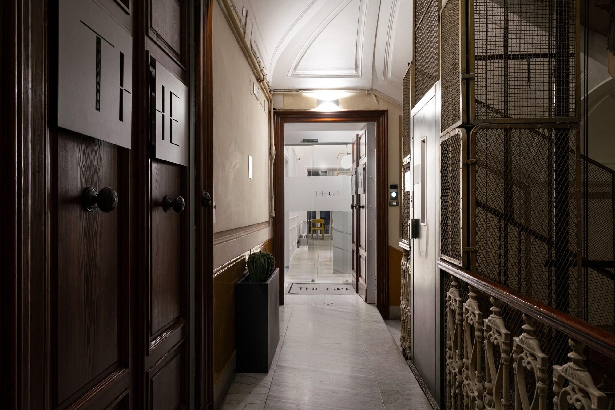 Vista Lobby The Grey