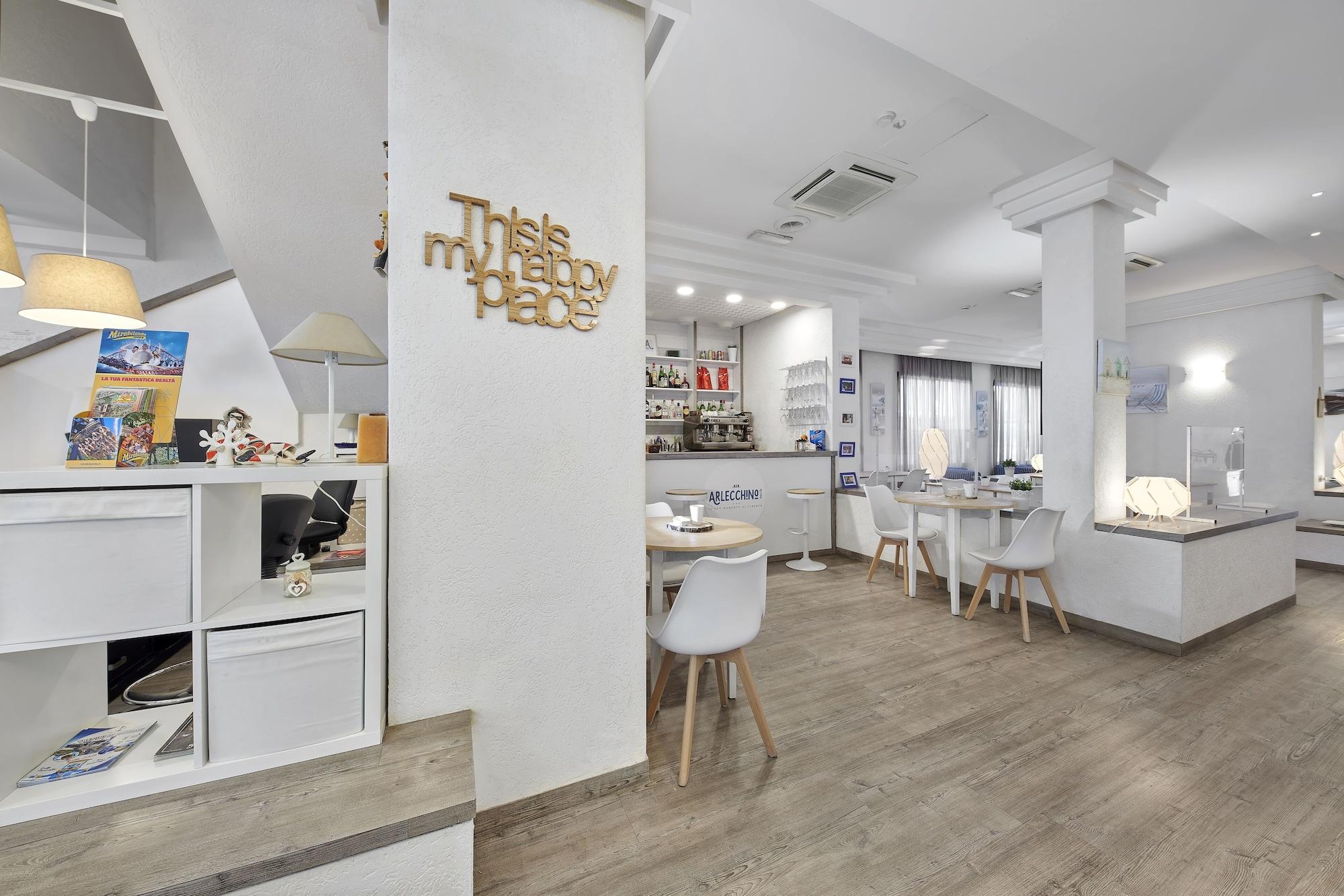 Bar/Salón Hotel Arlecchino