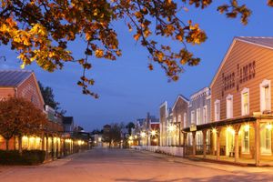 Alojamiento - Disney Hotel Cheyenne