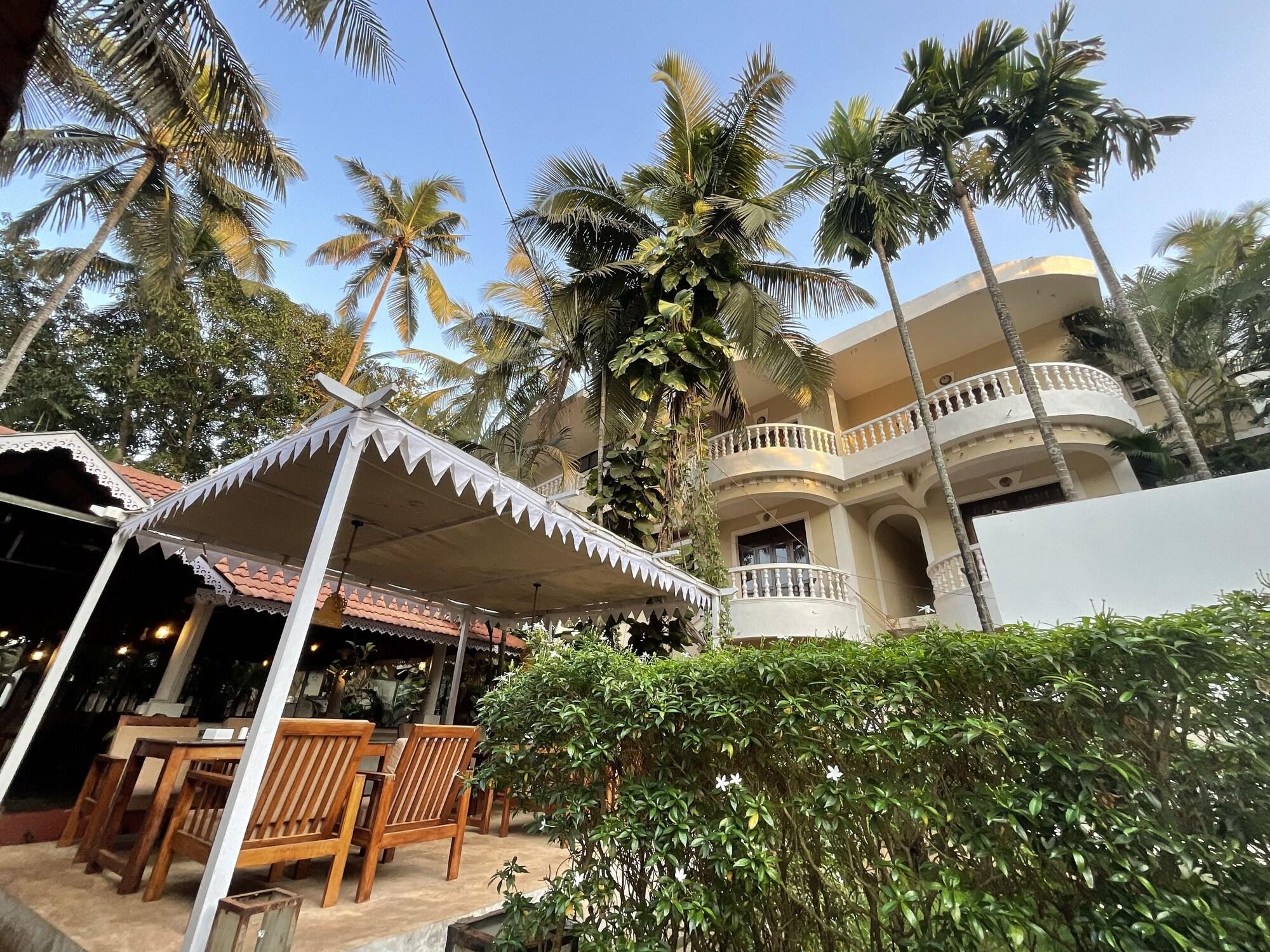 Restaurant One Light Stays - Naga Cottages Morjim