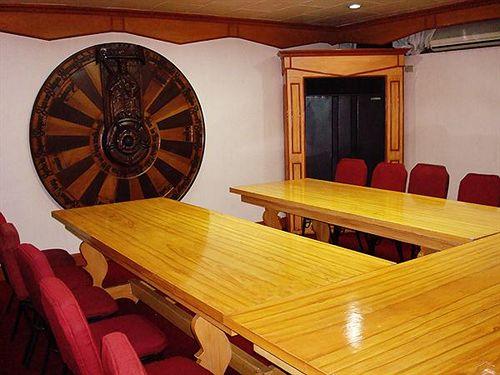 Sala de Reuniones New Camelot Hotel