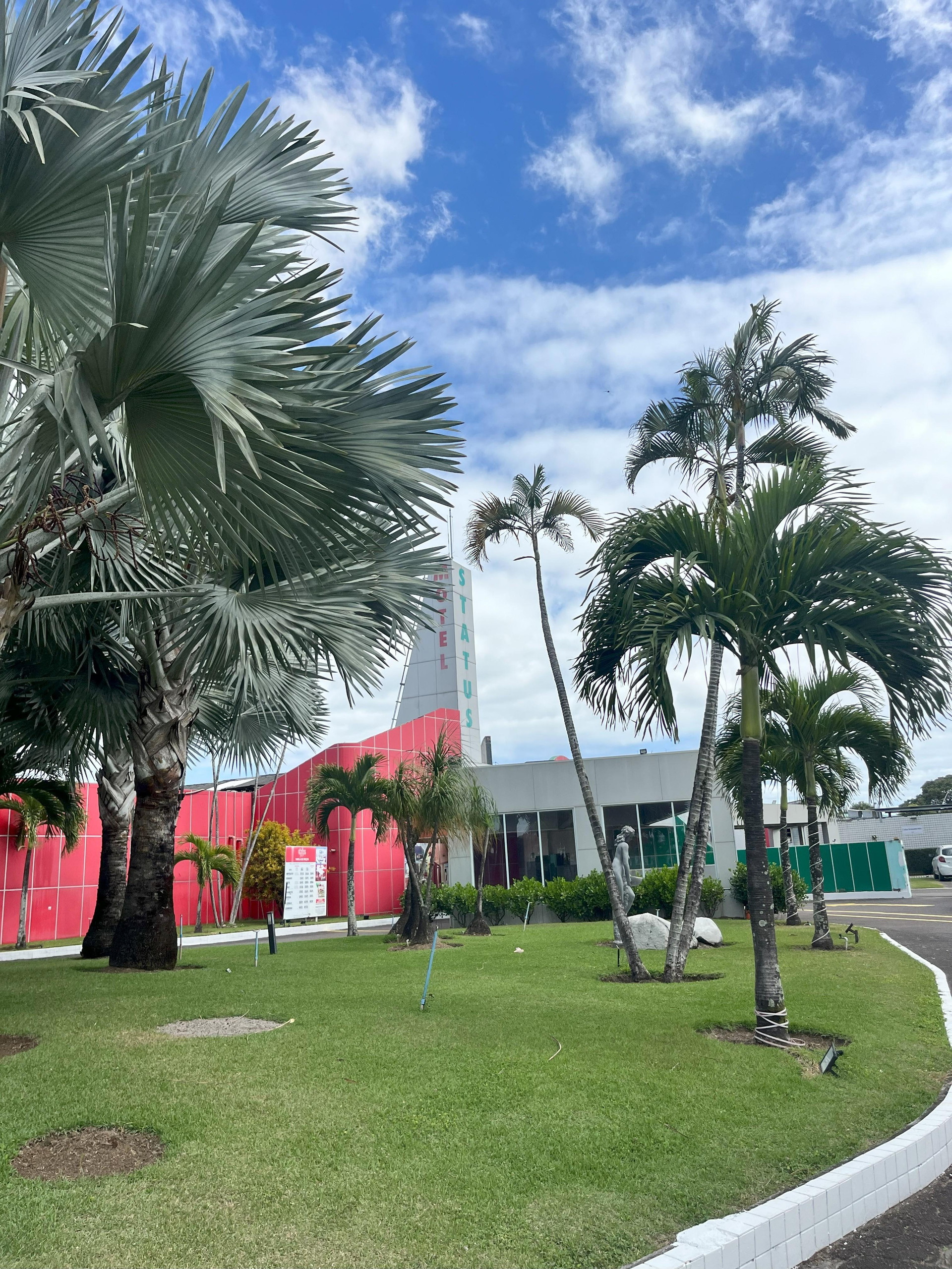 Varios Status Elegance Hotel