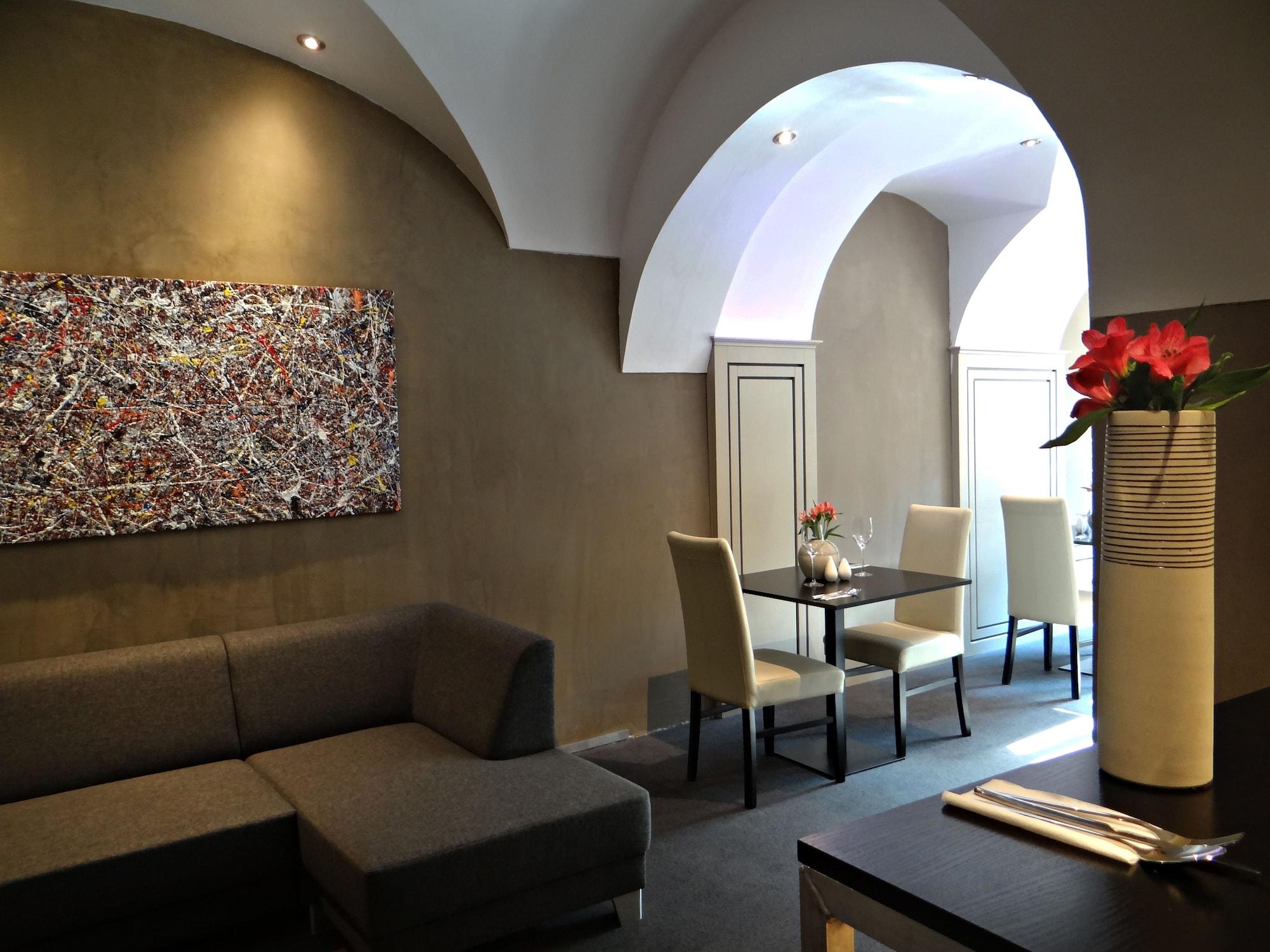 Vista Lobby U Krize