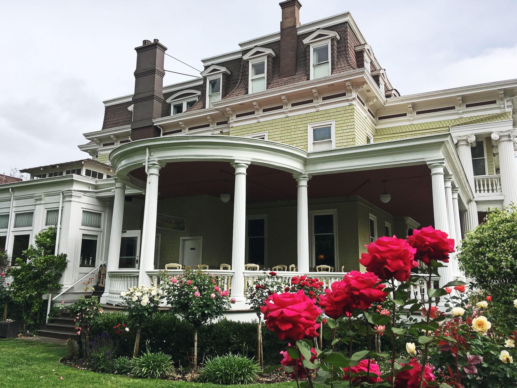 Vista Exterior Churchill Manor B&B