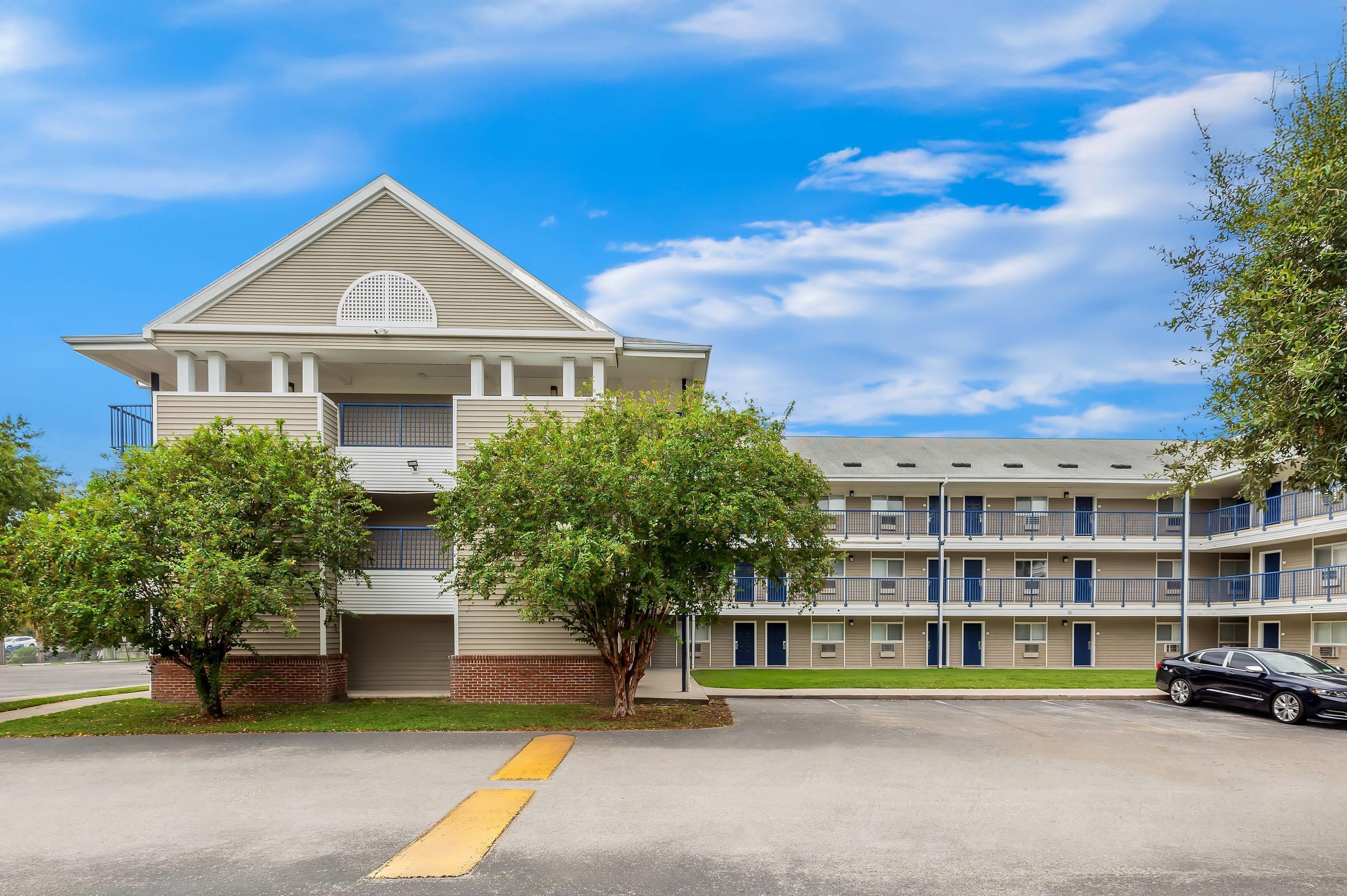 Vista Exterior Birch Hill Suites - Lakeland