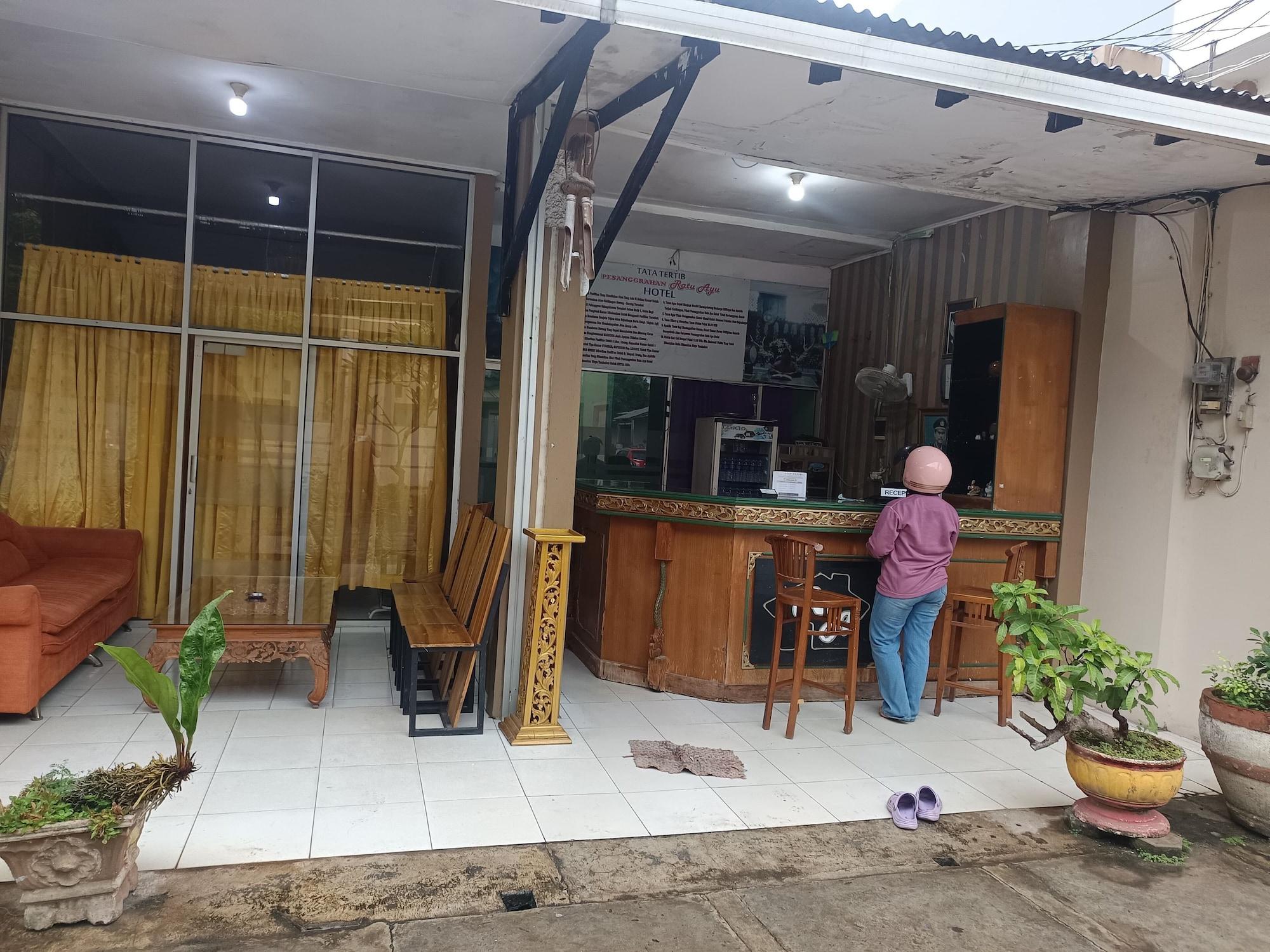 Vista Exterior Four Hostel Bandar Lampung