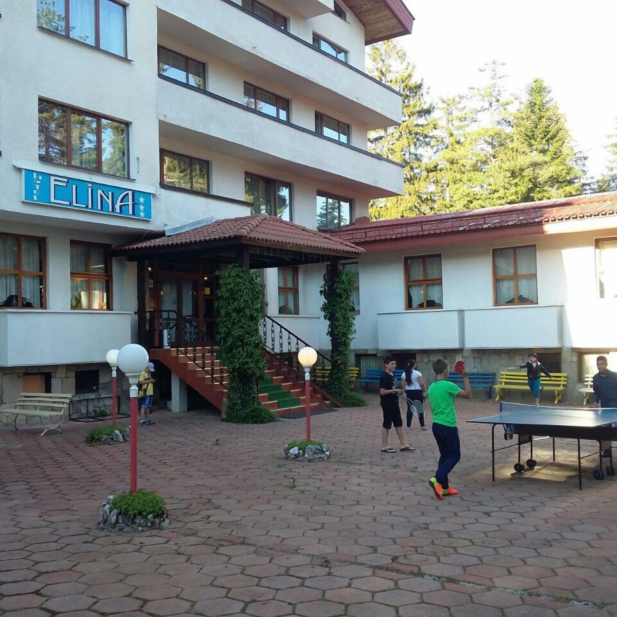 Vista Exterior Hotel Elina