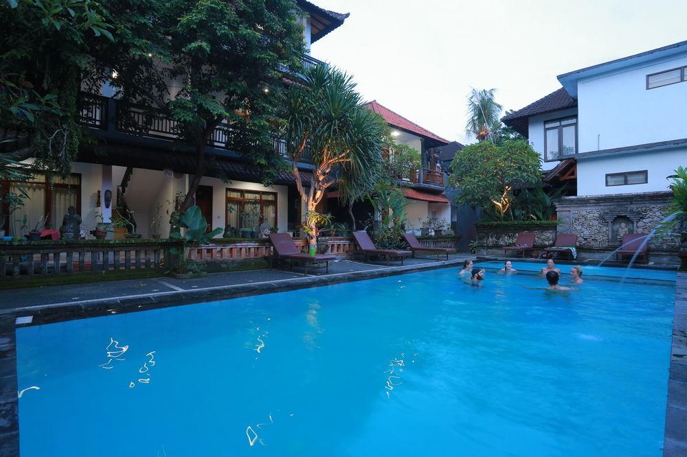 Varios Warsa Garden Bungalows