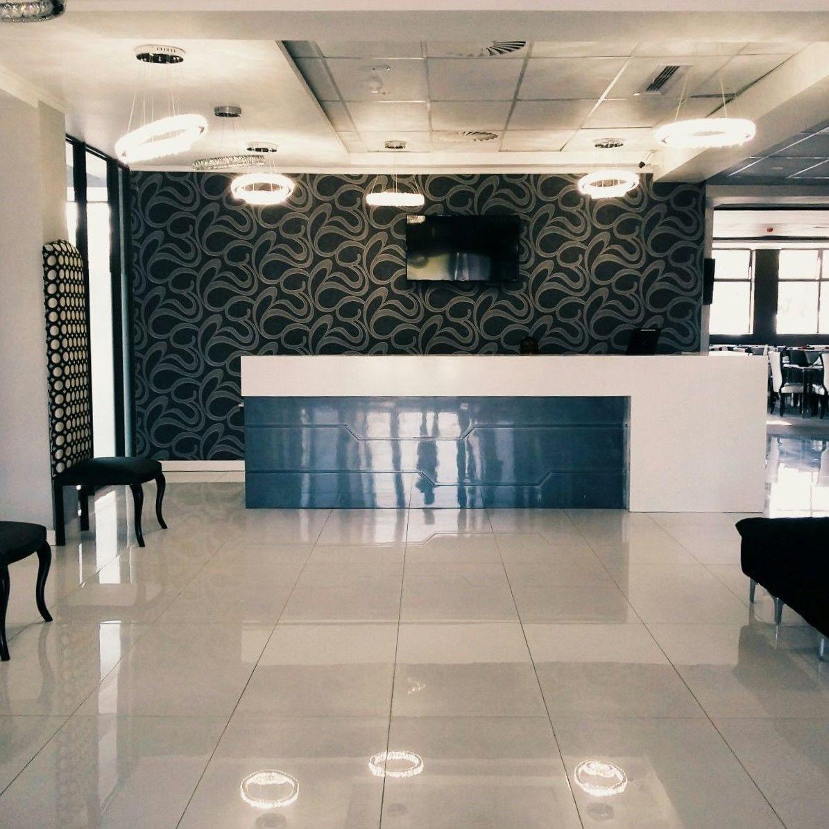Varios StayWell Hotels