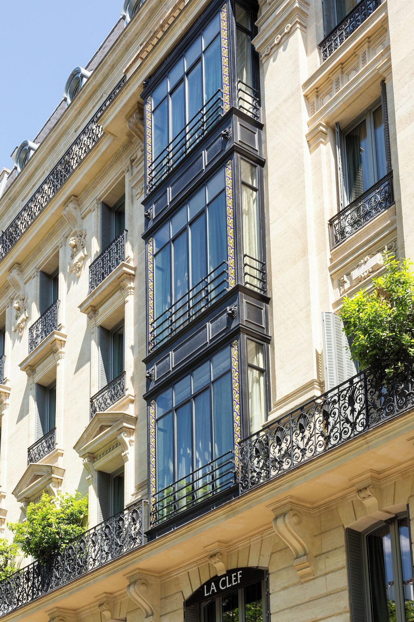 Vista Exterior La Clef Tour Eiffel Paris by The Crest Collection