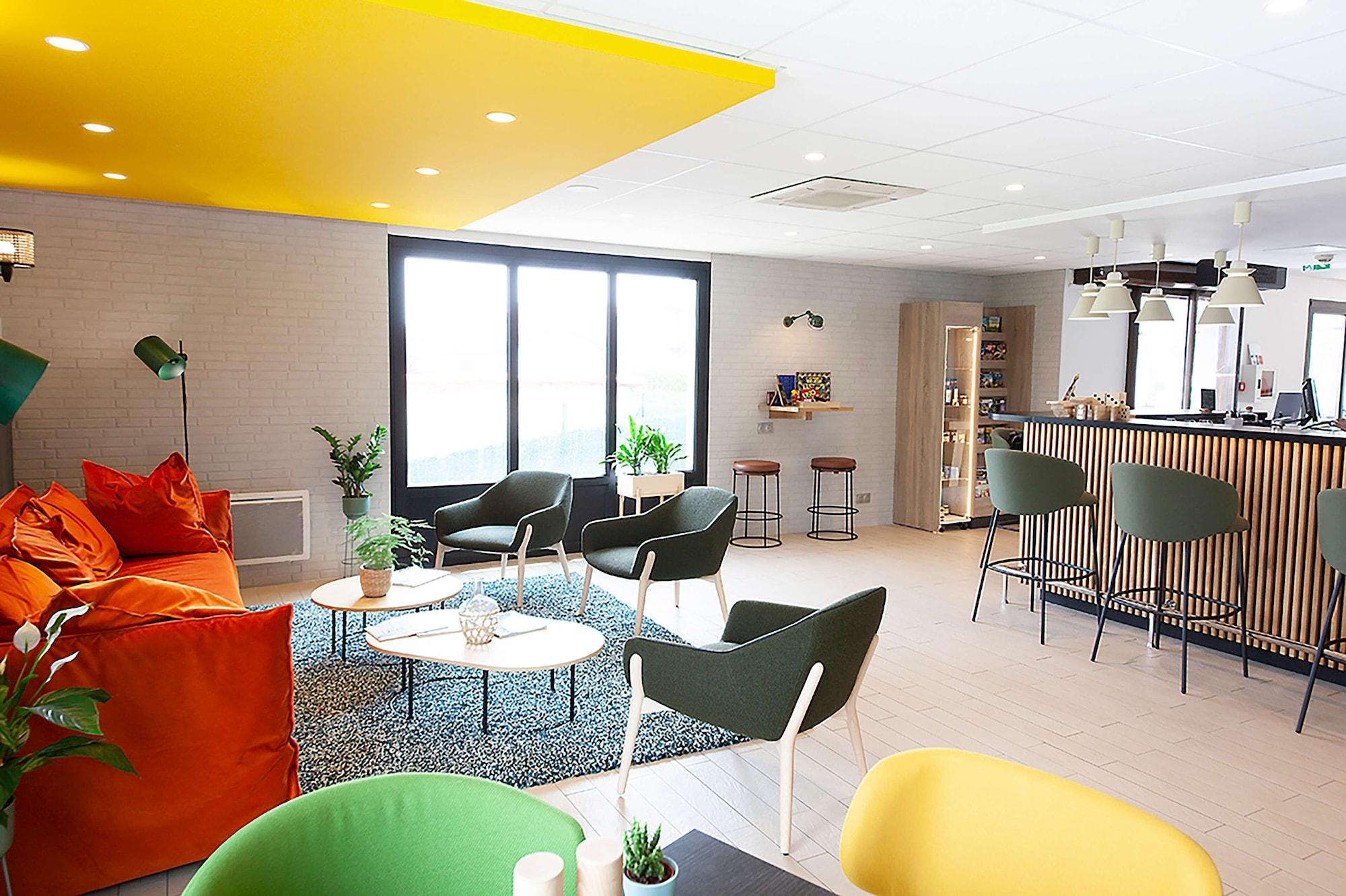 Vista Lobby Hotel Campanile Clermont Ferrand Le Brezet