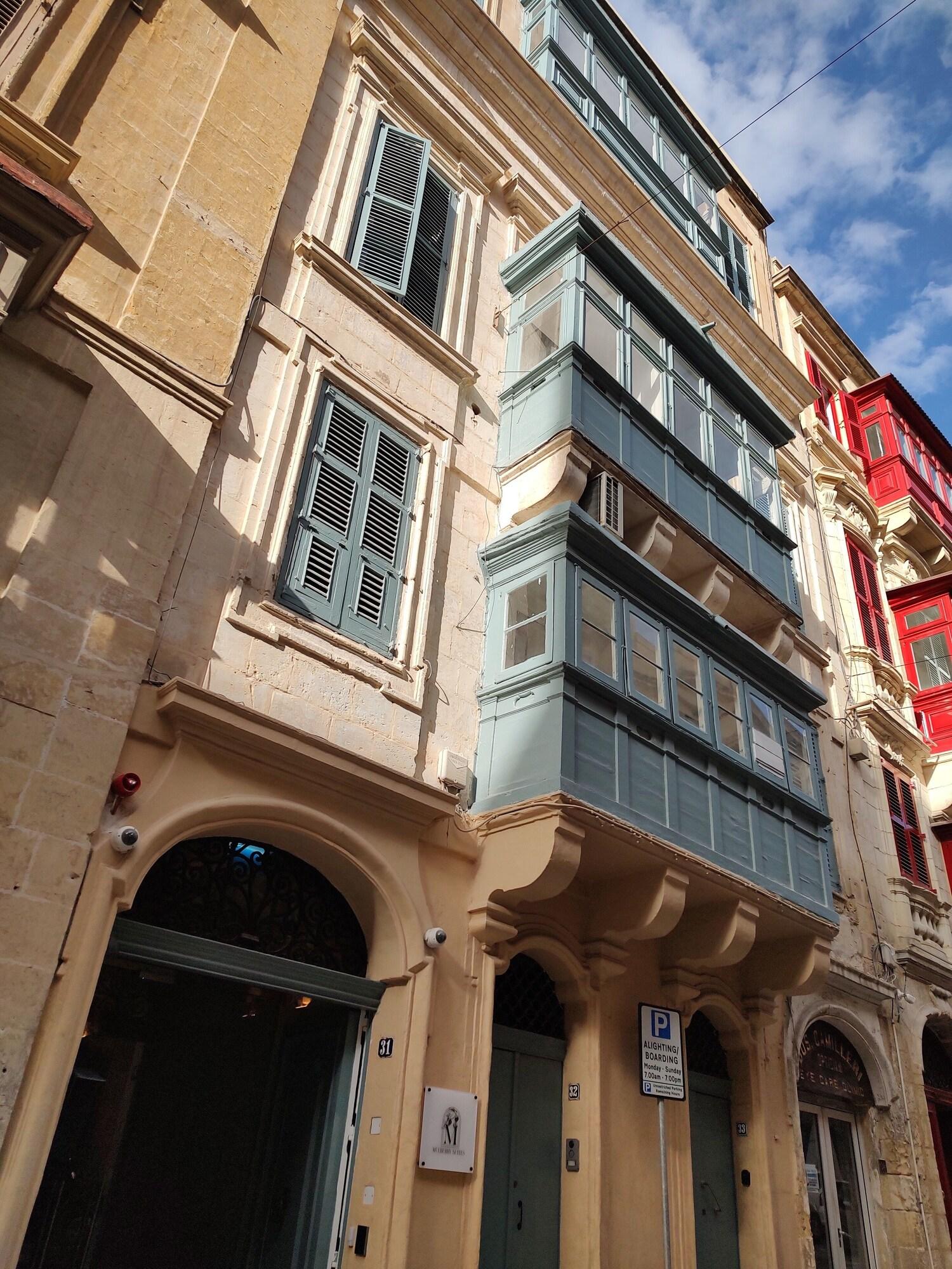 Varios Mulberry Suites