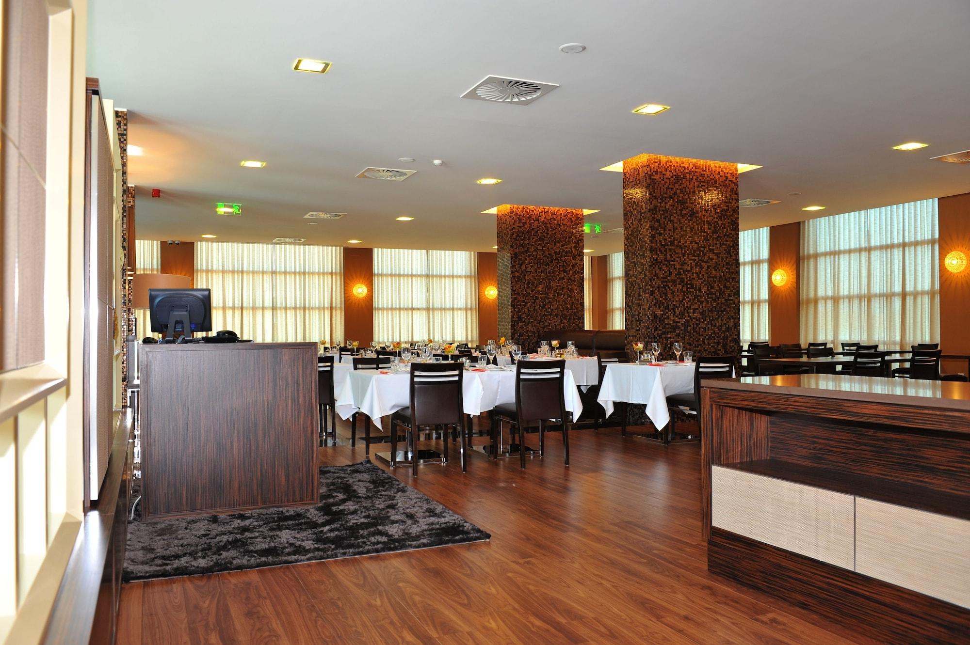 Restaurant Axis Porto Business & Spa Hotel