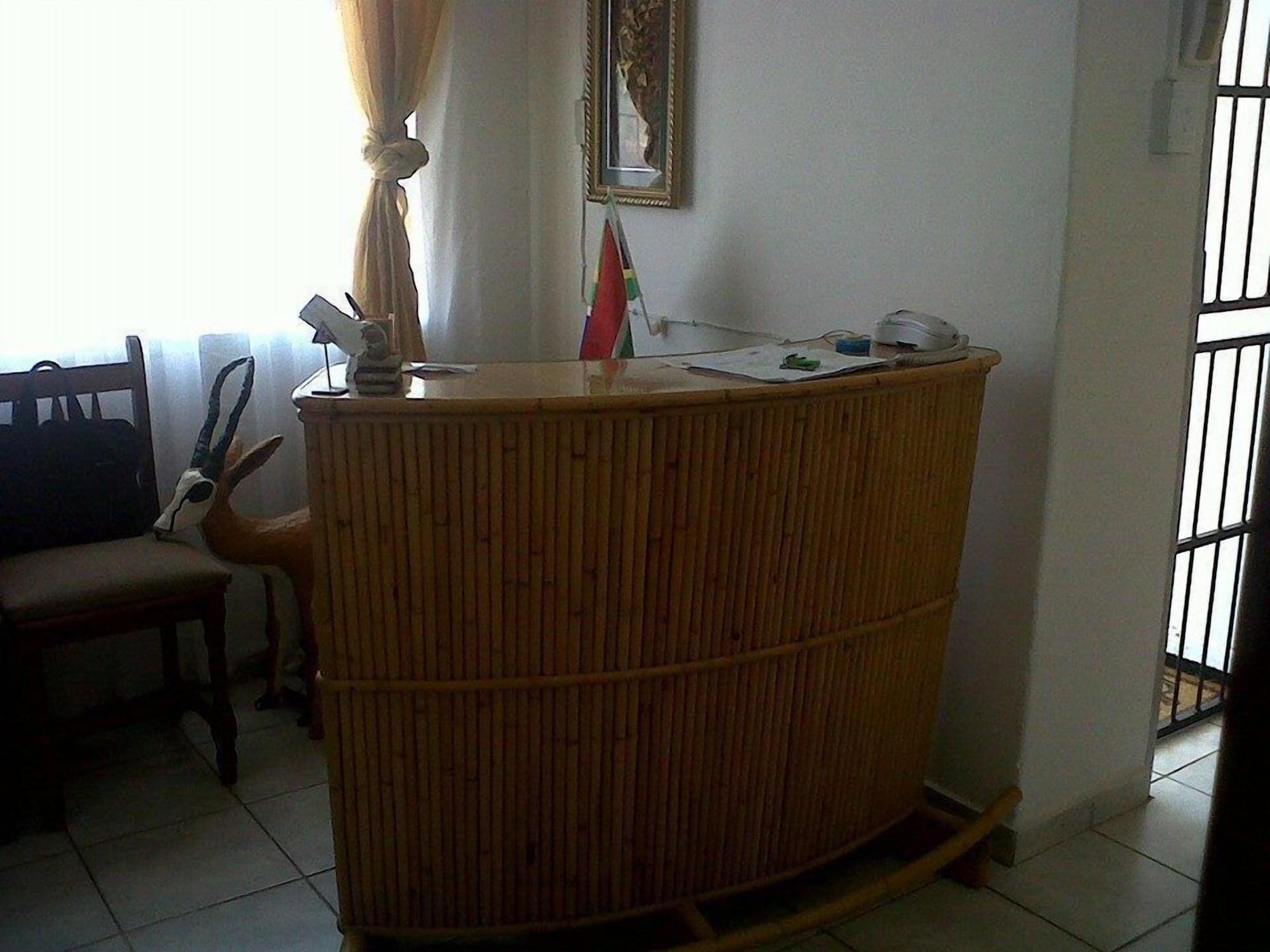 Vista Lobby Roba Monakedi Guest Lodge